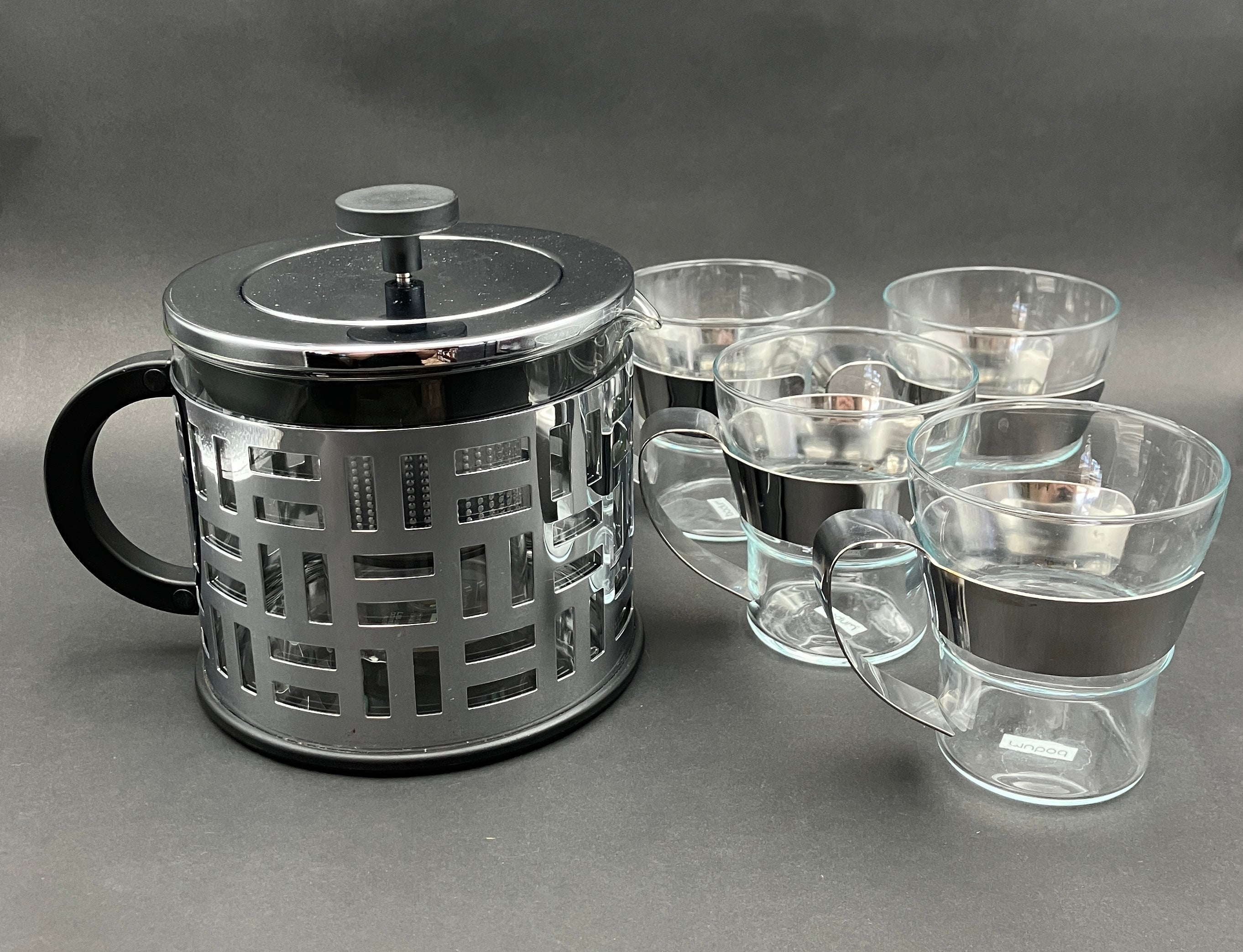 Bodum Eileen Chrome Teapot With Infuser With 4 Assam Bodum Mugs