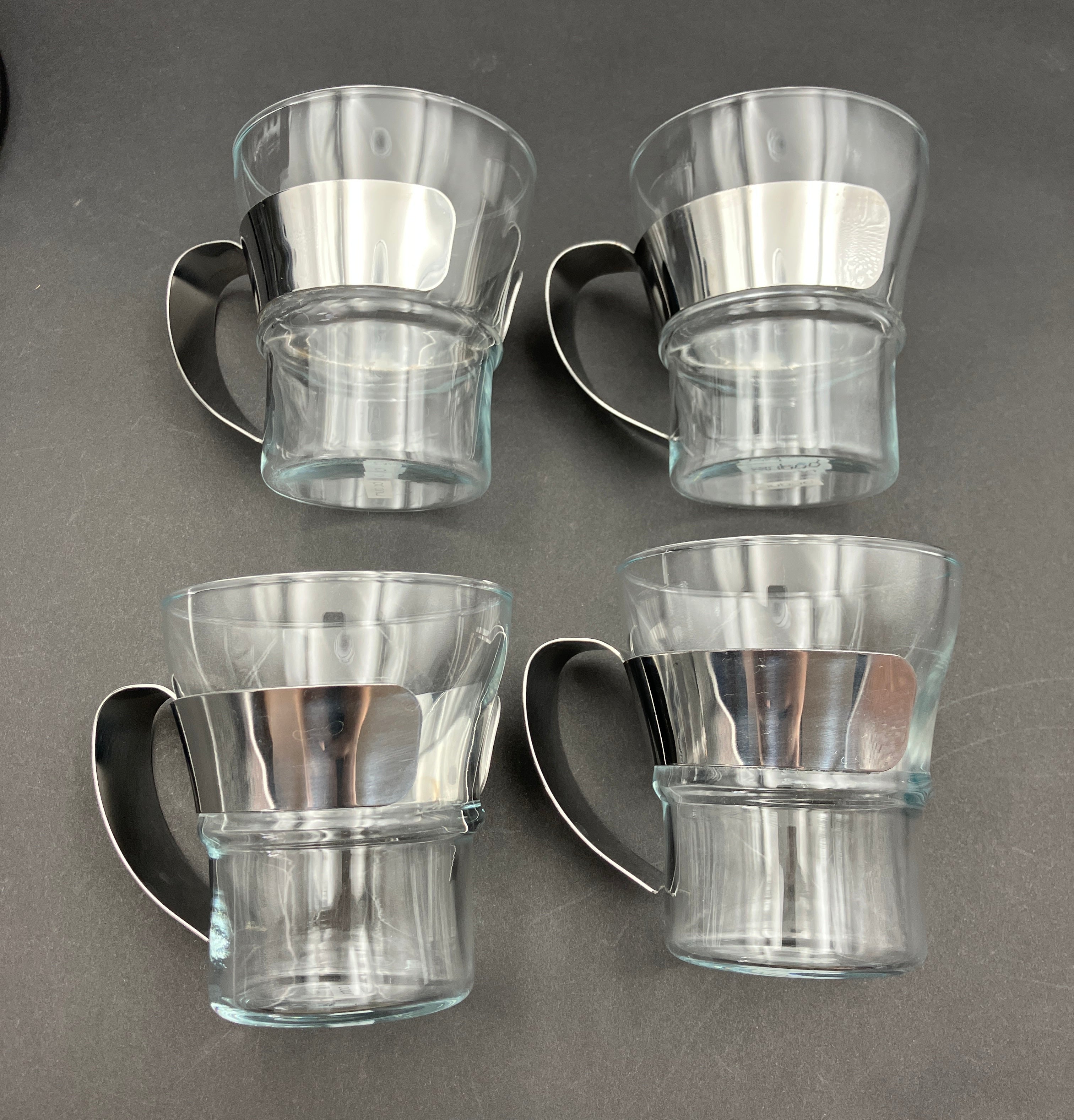 Bodum Eileen Chrome Teapot With Infuser With 4 Assam Bodum Mugs