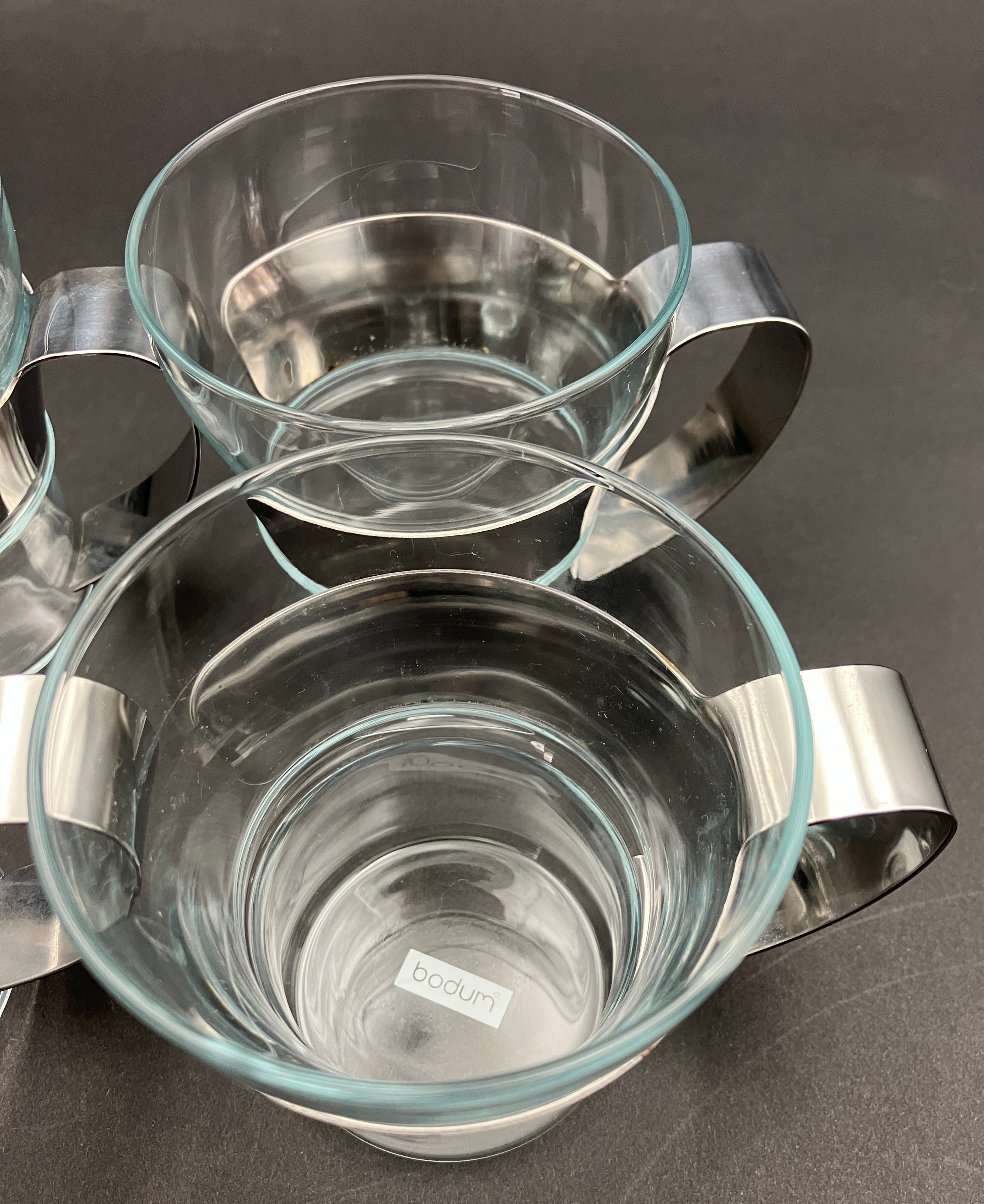 Bodum Eileen Chrome Teapot With Infuser With 4 Assam Bodum Mugs