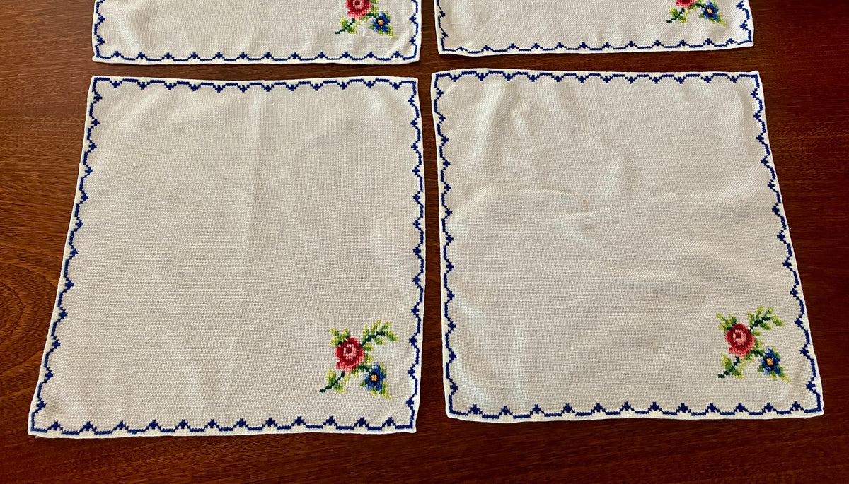 Vintage Tablecloth Roses Cross Stitch 127cm x 169cm & 6 Serviettes/ Napkins