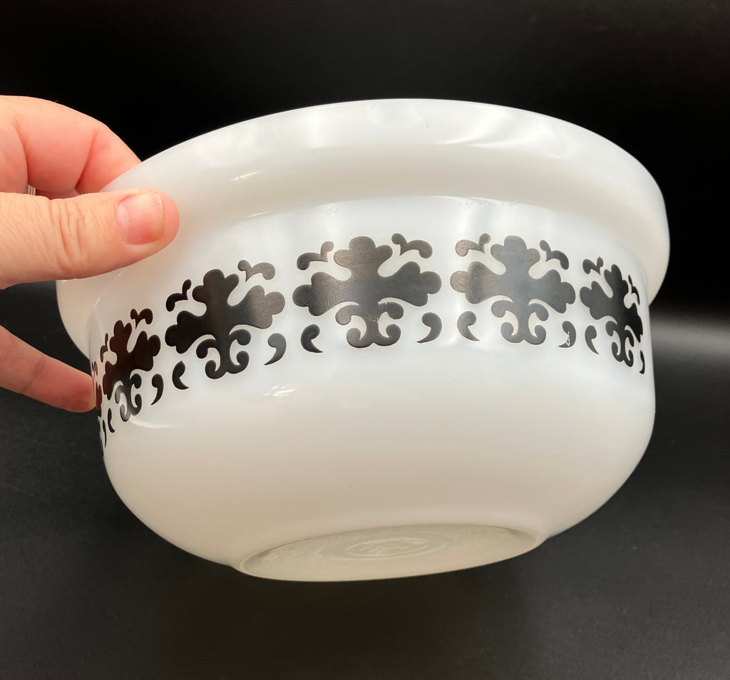 Vintage Pyrex Black Magic Half Tubby Deep Bowl 1976-1979 Rare