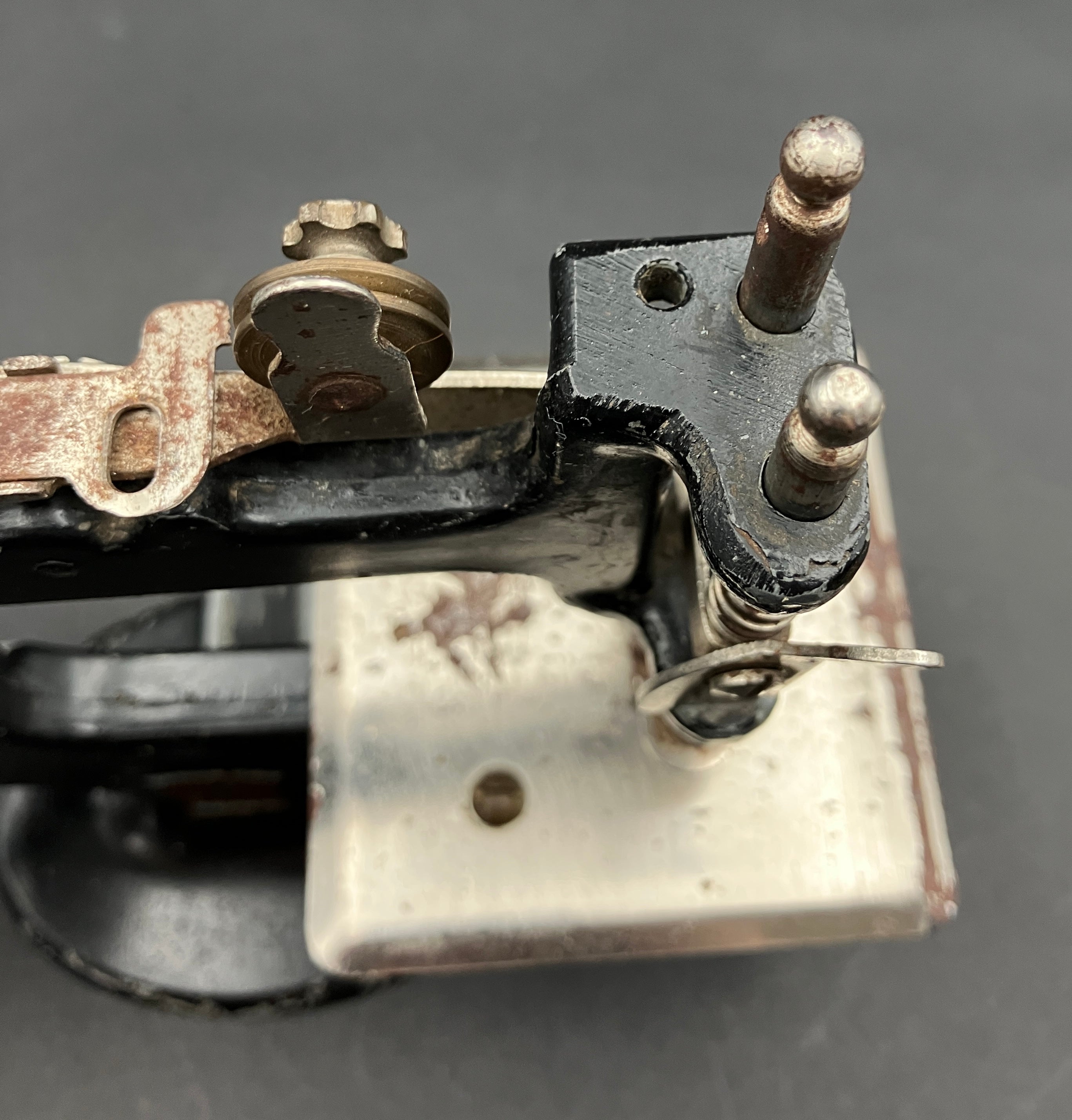 Vintage Peter Pan Toy Sewing Machine Model O - Working see video