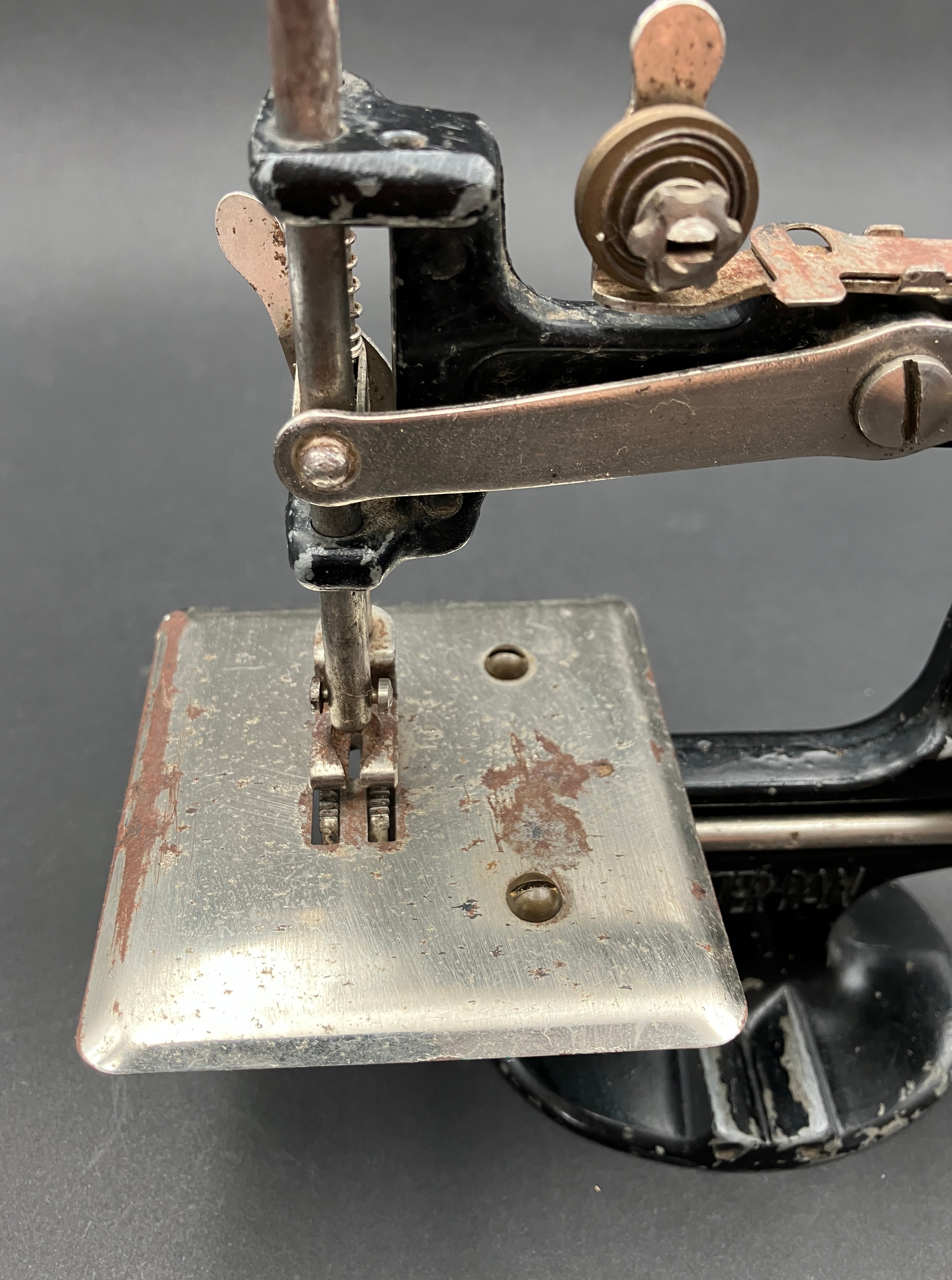 Vintage Peter Pan Toy Sewing Machine Model O - Working see video