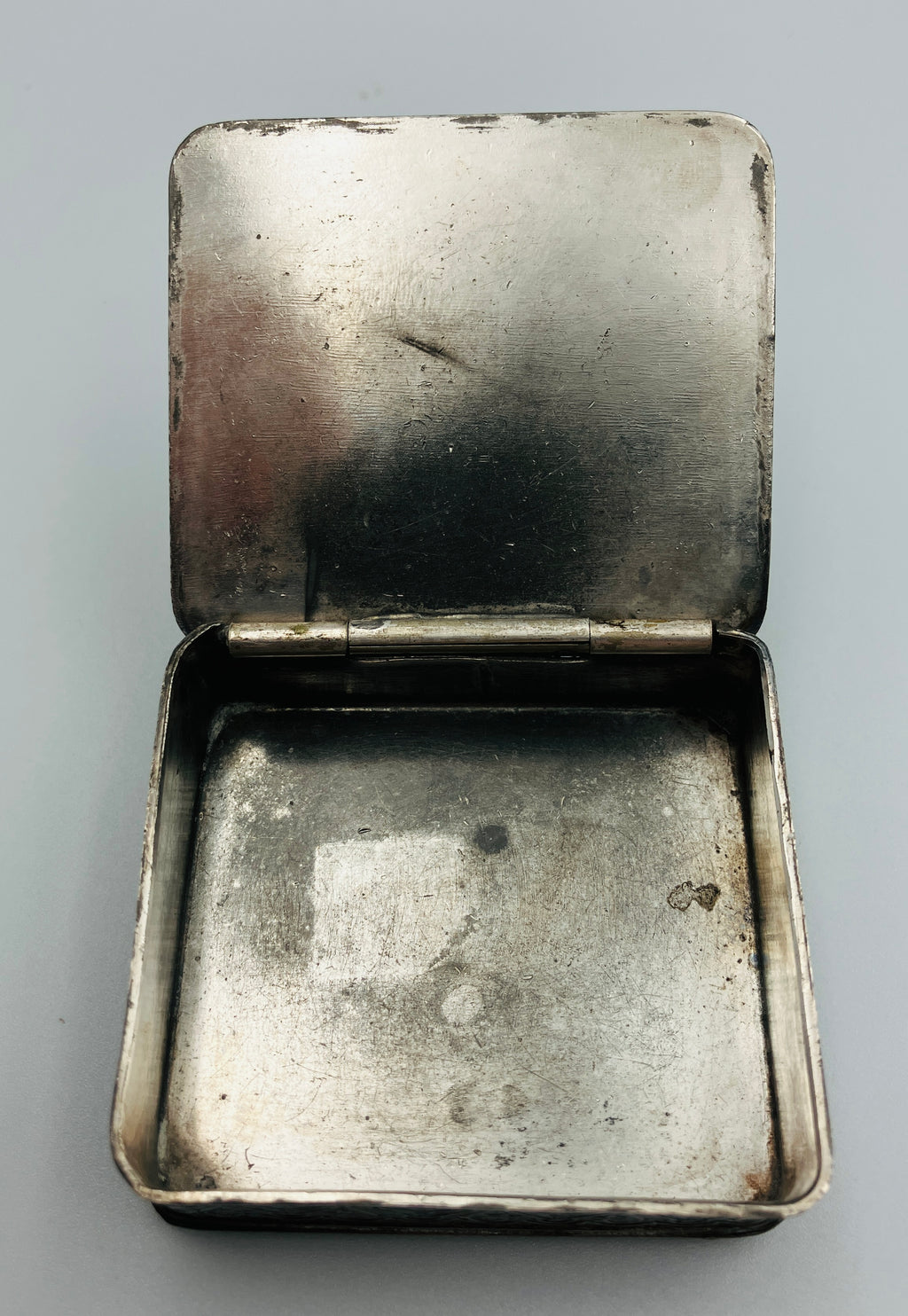 Antique Silver Plated Box Buttons & Studs Repousse The Middle Town Plate Co USA