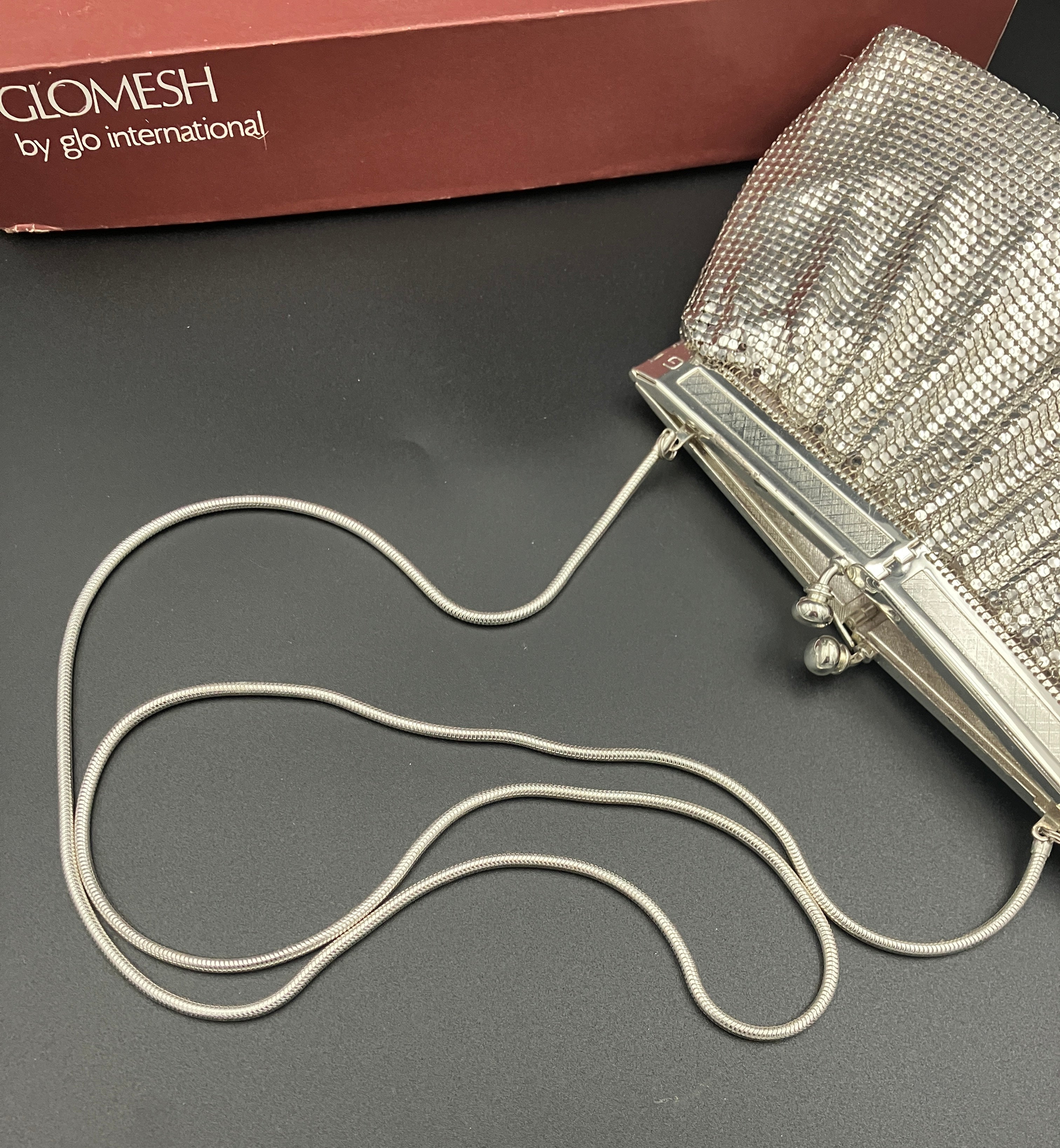 Vintage GLOMESH Frogmouth Closure Silver handbag With Box - As New Condition