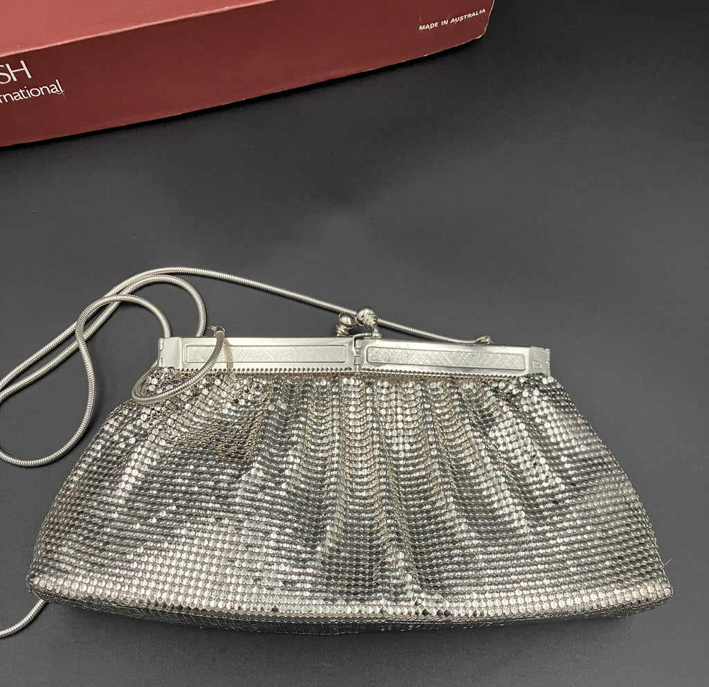 Vintage GLOMESH Frogmouth Closure Silver handbag With Box - As New Condition