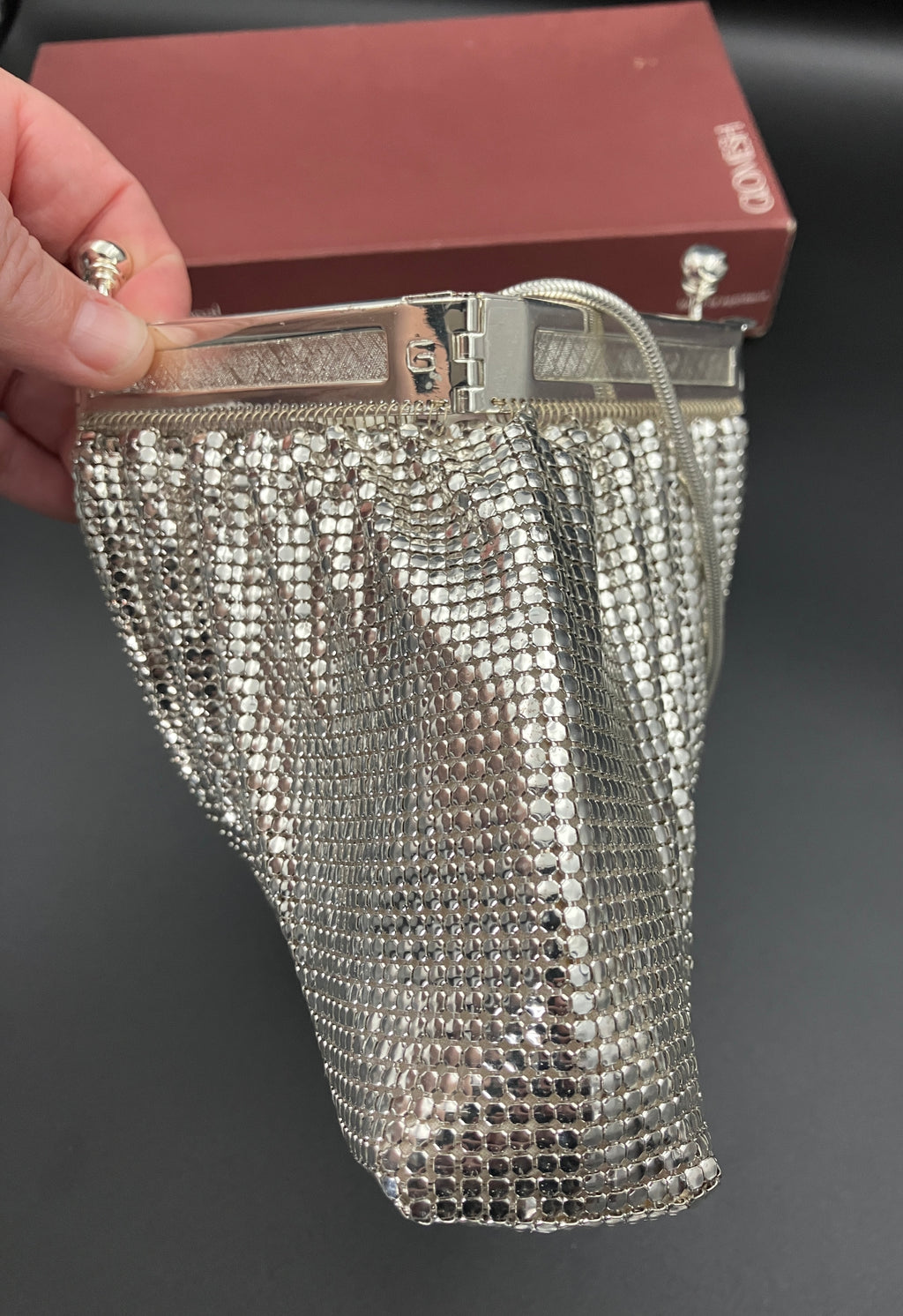 Vintage GLOMESH Frogmouth Closure Silver handbag With Box - As New Condition