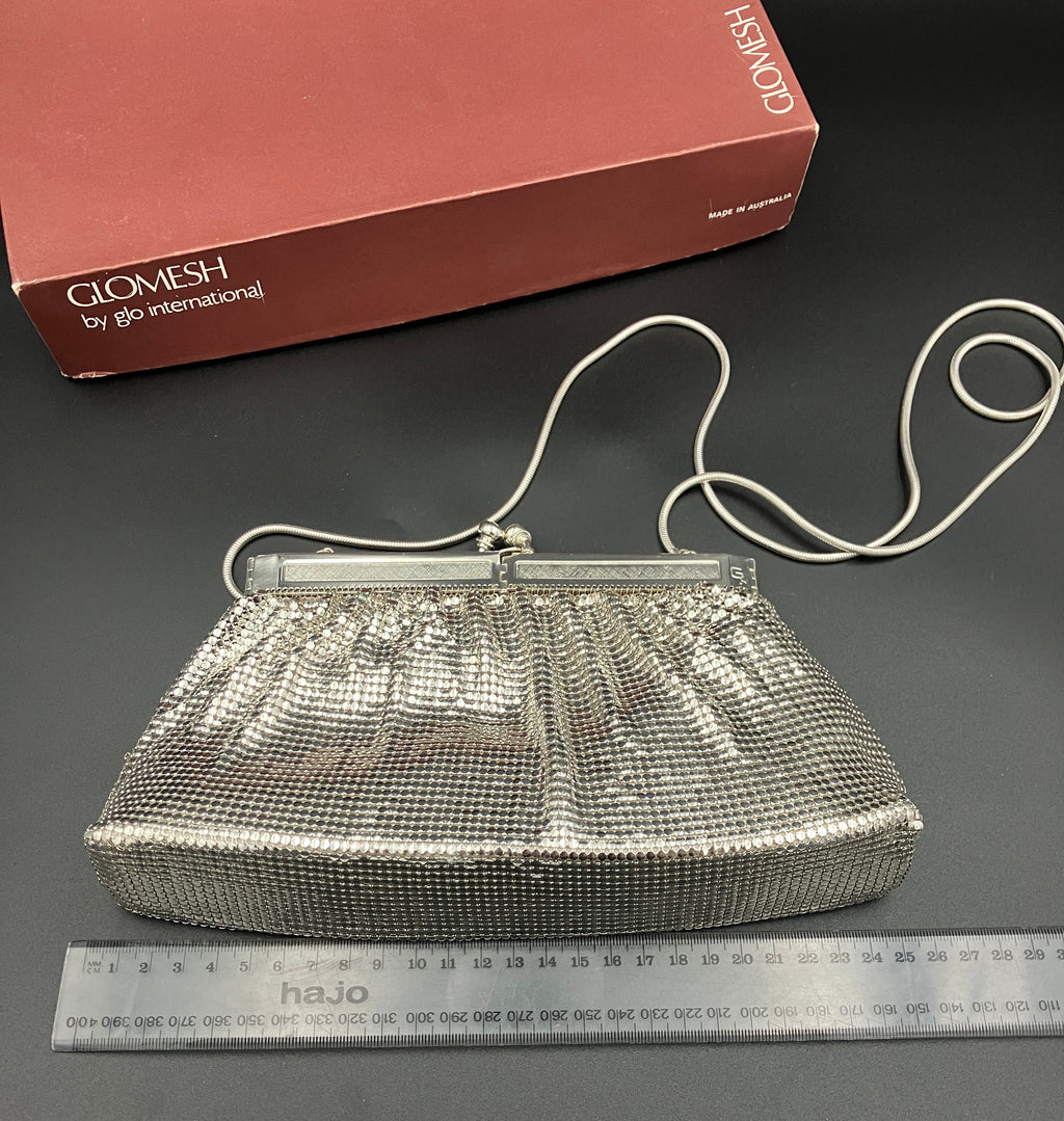 Vintage GLOMESH Frogmouth Closure Silver handbag With Box - As New Condition