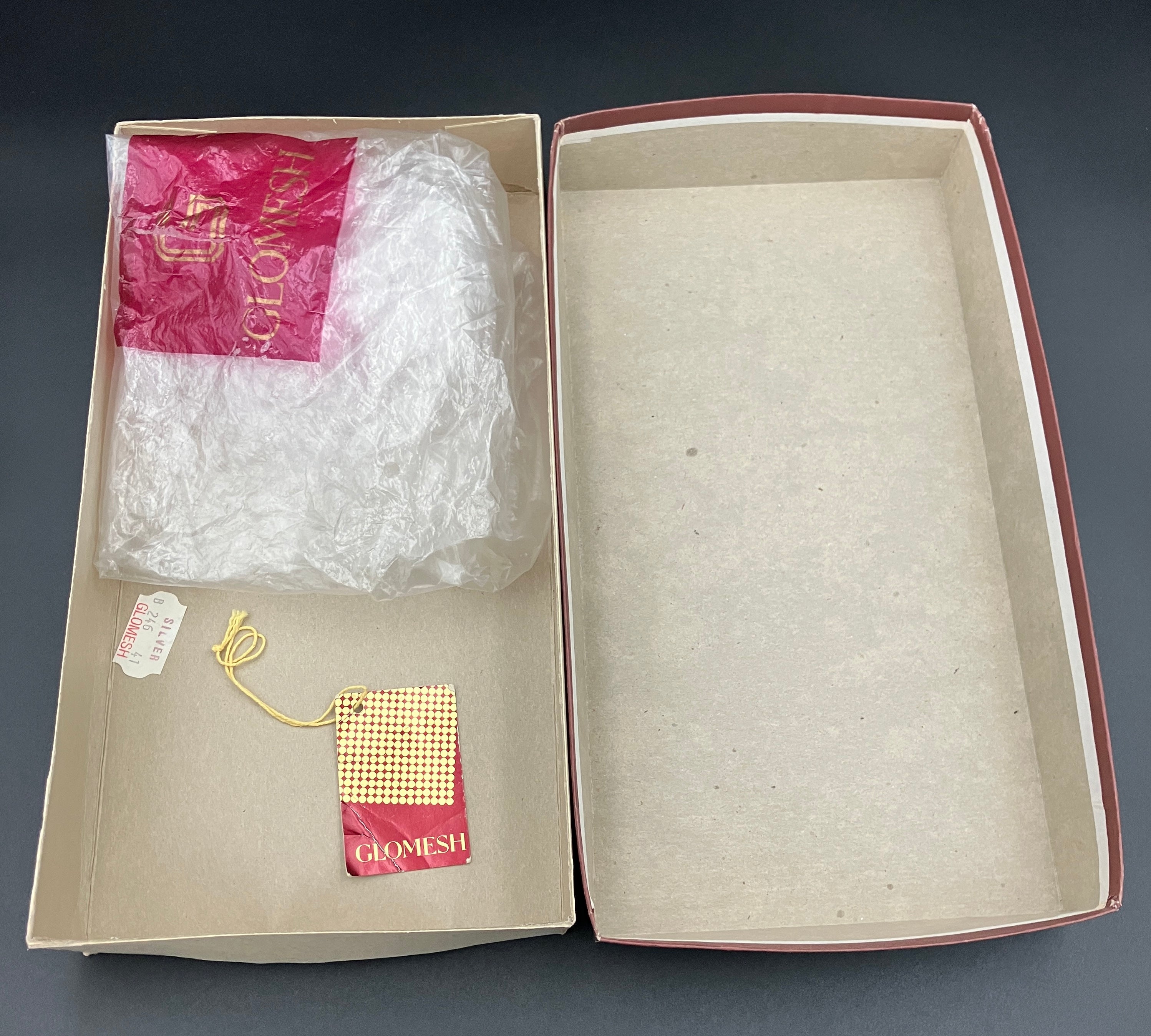 Vintage GLOMESH Frogmouth Closure Silver handbag With Box - As New Condition