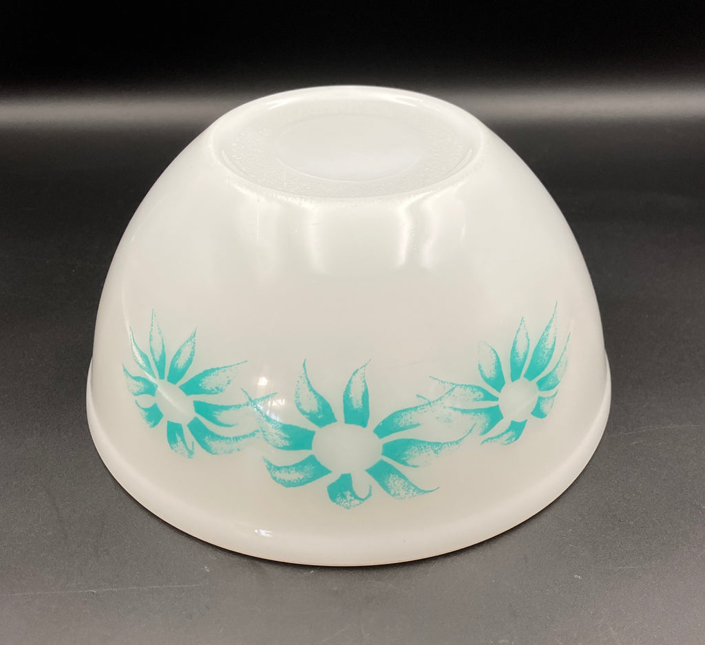 Vintage Pyrex Flannel Flower Nesting Bowl 8” Turquoise