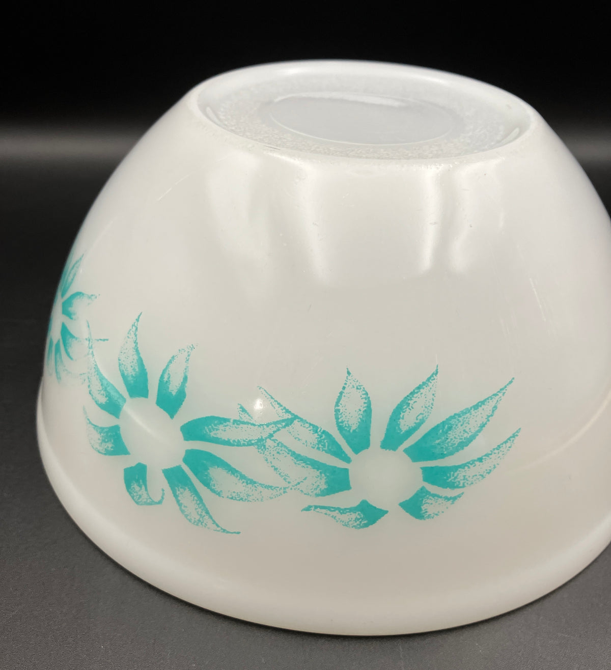 Vintage Pyrex Flannel Flower Nesting Bowl 8” Turquoise