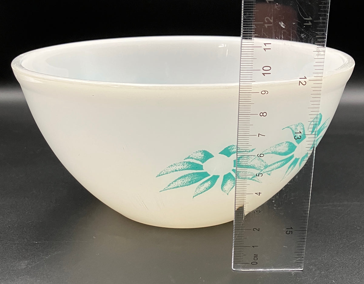 Vintage Pyrex Flannel Flower Nesting Bowl 8” Turquoise