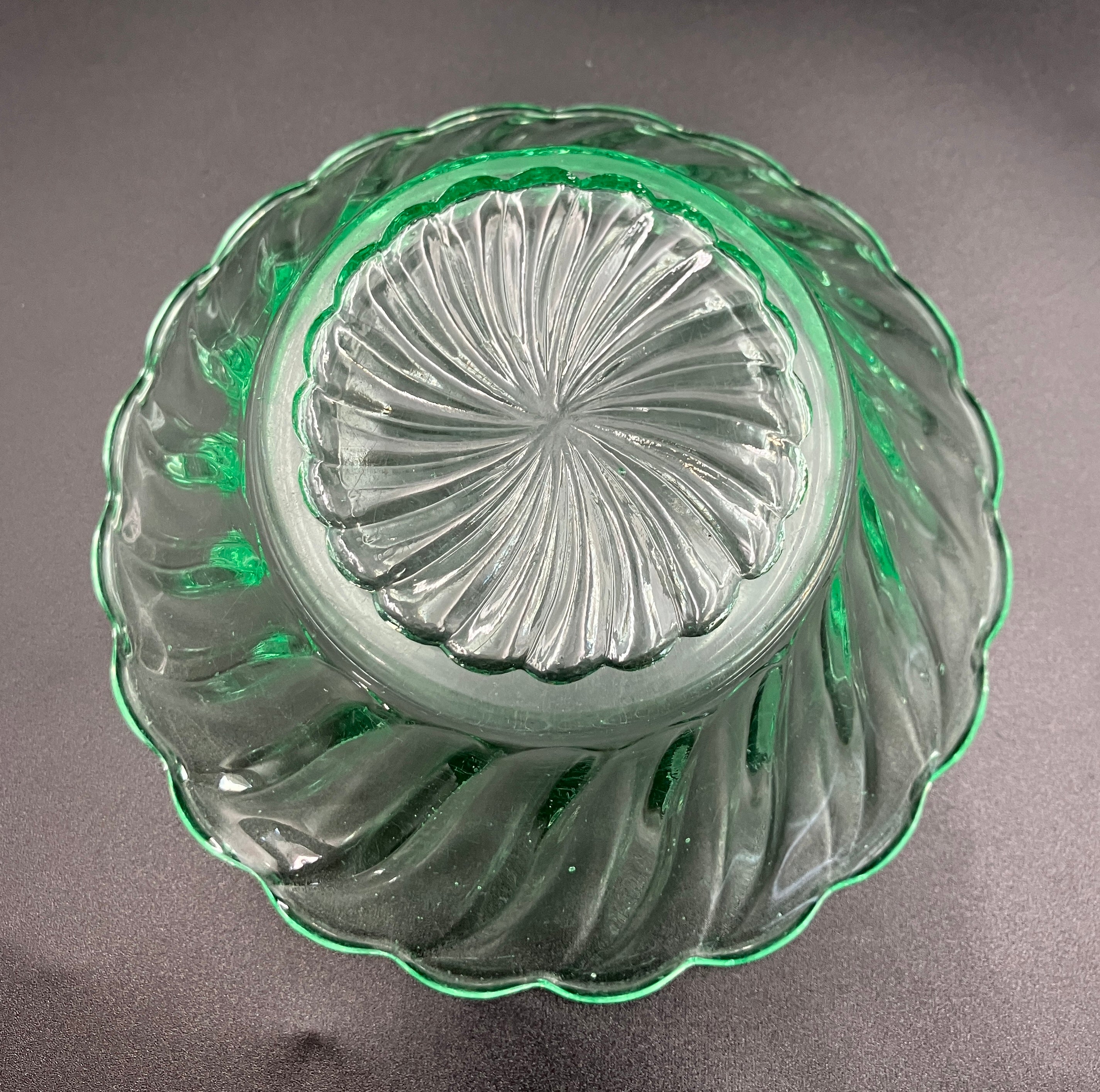 Bagley Uranium Glass 'Carnival Swirl' Bowls Set Of 5 - Strong Glow