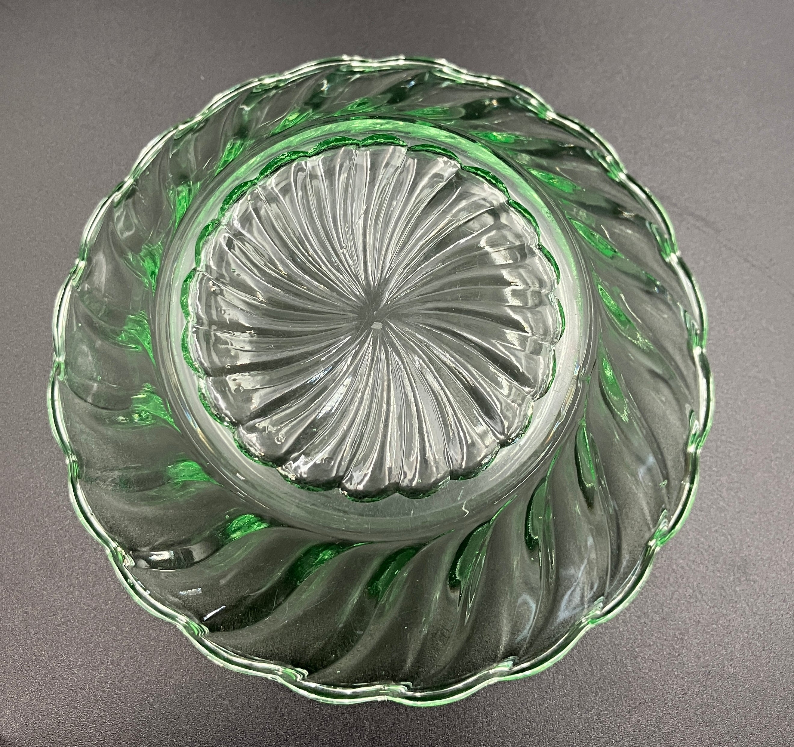 Bagley Uranium Glass 'Carnival Swirl' Bowls Set Of 5 - Strong Glow