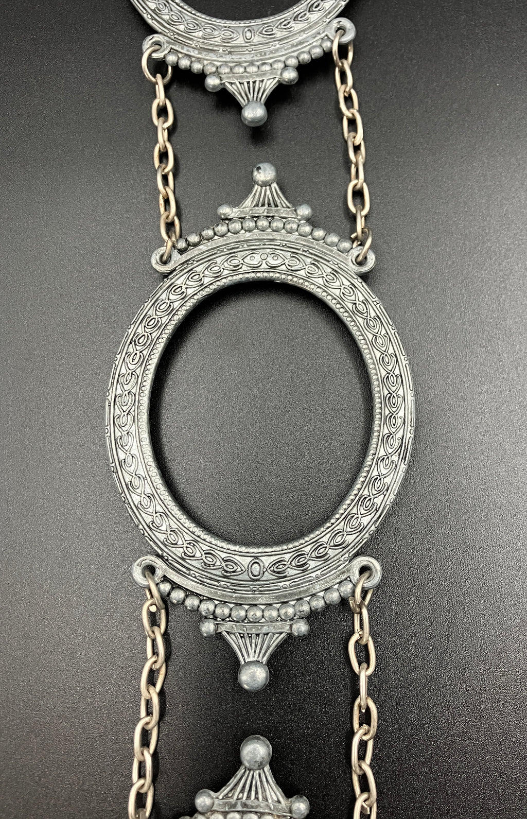 Vintage Frames Oval Italian Style Metal Silver Tone Hanging On Chain 36cm Length