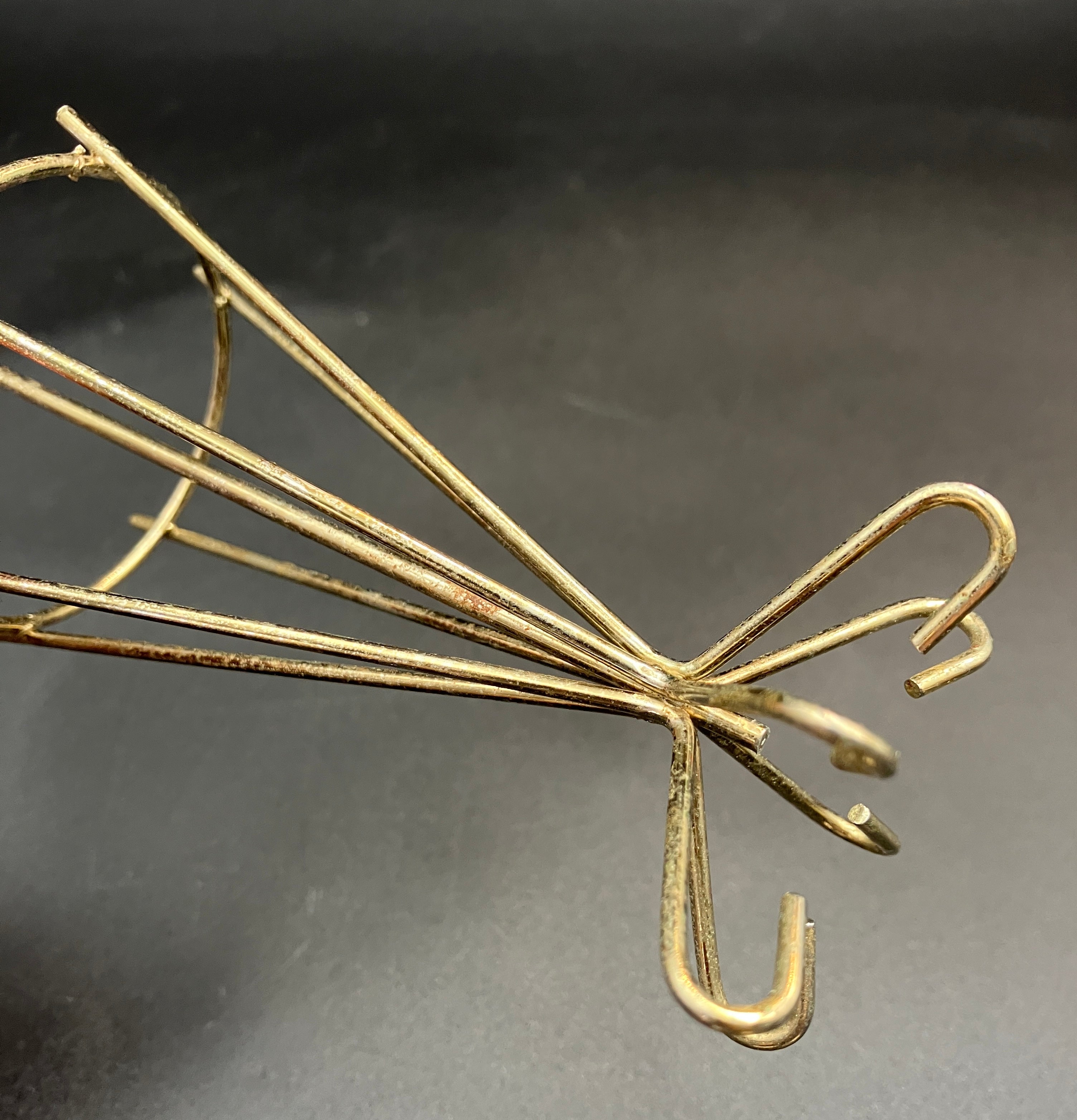 Vintage Holt Howard ? Umbrella Salt and Pepper Shaker Sets In Wire Stand RARE
