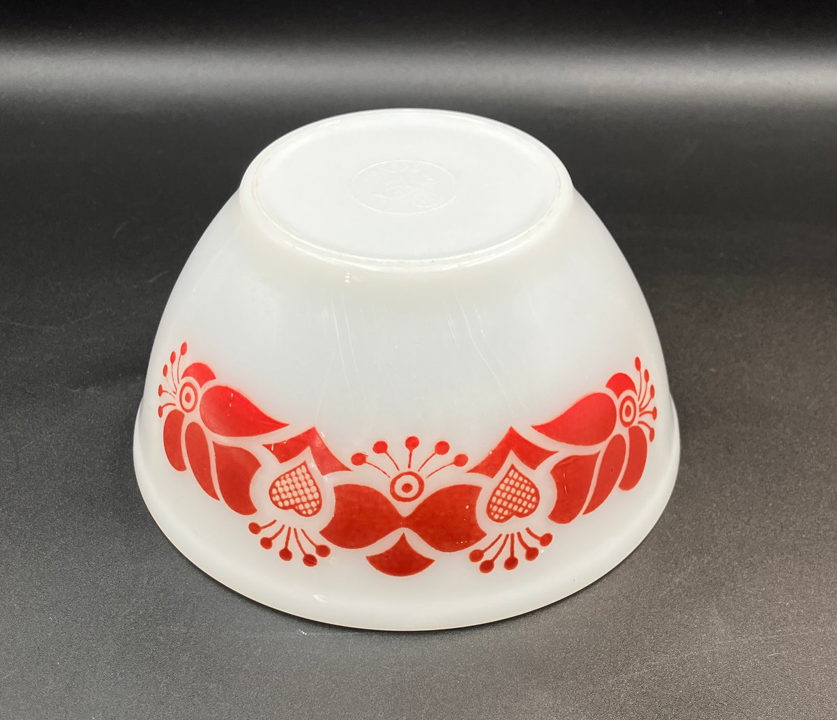 Vintage Pyrex Bowl Folk Art Hearts 6” diameter Nesting Bowl Red