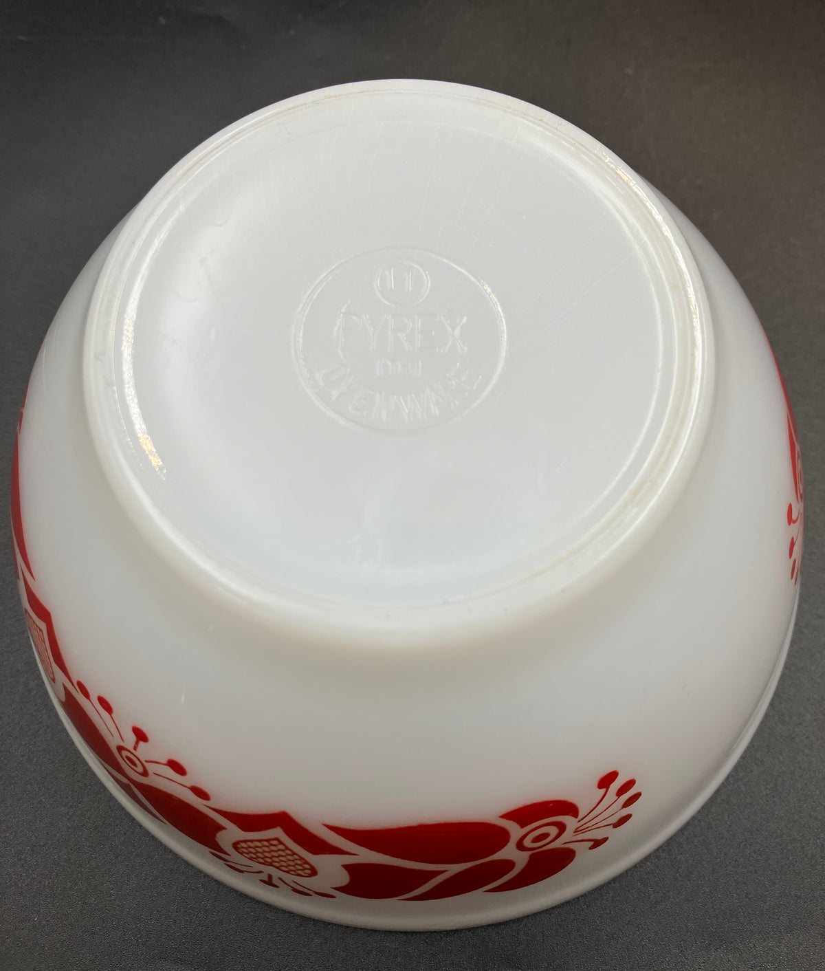 Vintage Pyrex Bowl Folk Art Hearts 6” diameter Nesting Bowl Red