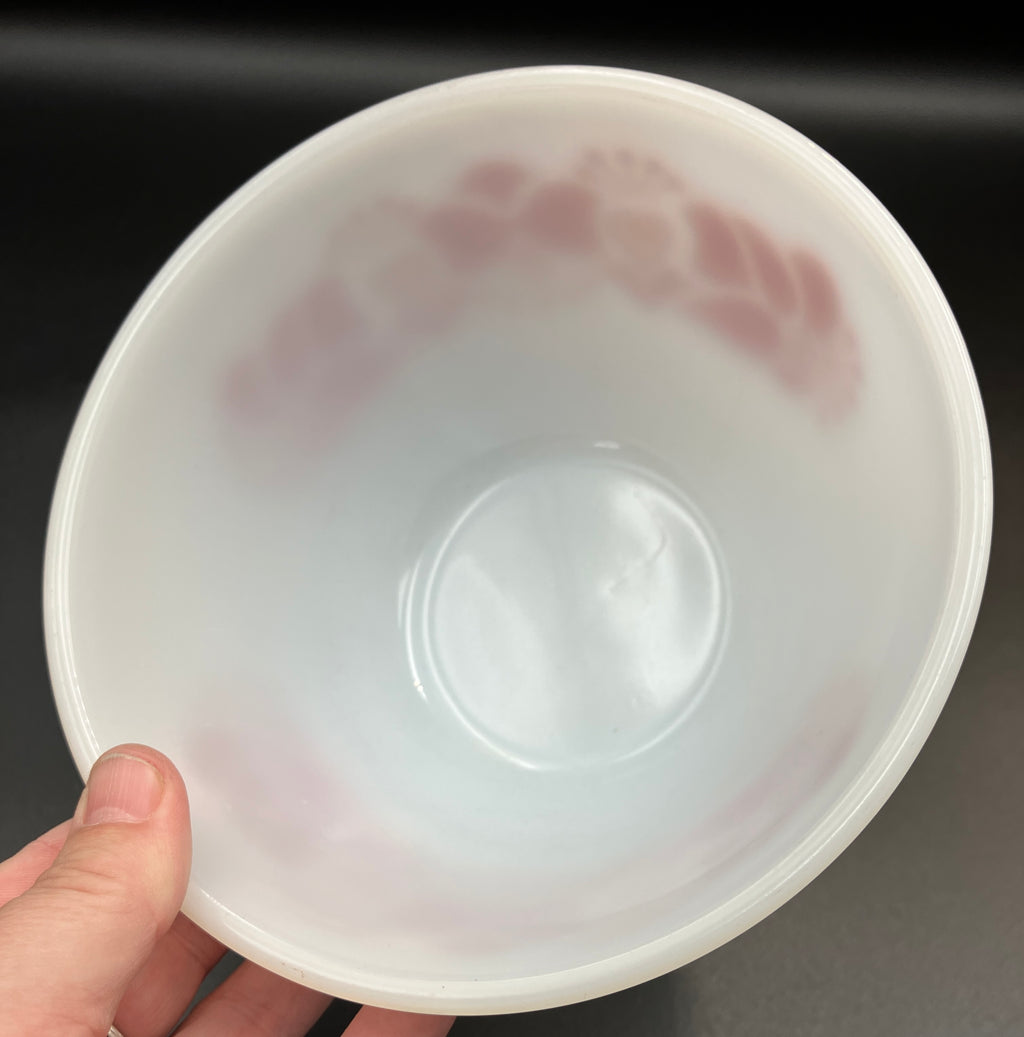 Vintage Pyrex Bowl Folk Art Hearts 6” diameter Nesting Bowl Red
