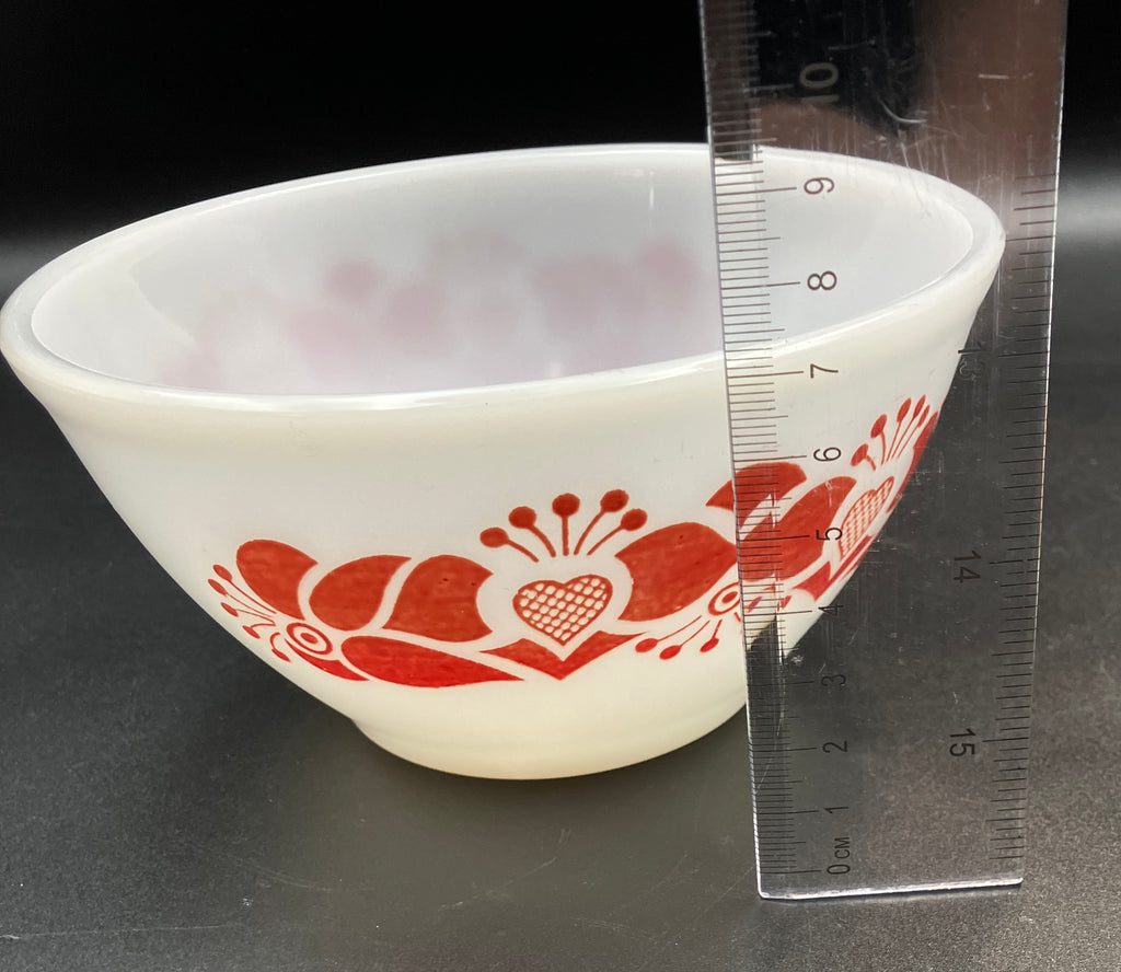 Vintage Pyrex Bowl Folk Art Hearts 6” diameter Nesting Bowl Red