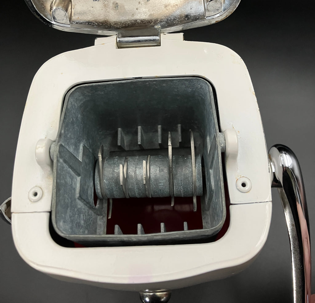 Vintage Ice-O-Mat Ice Crusher c1950/60 Made In Australia- Great Condition