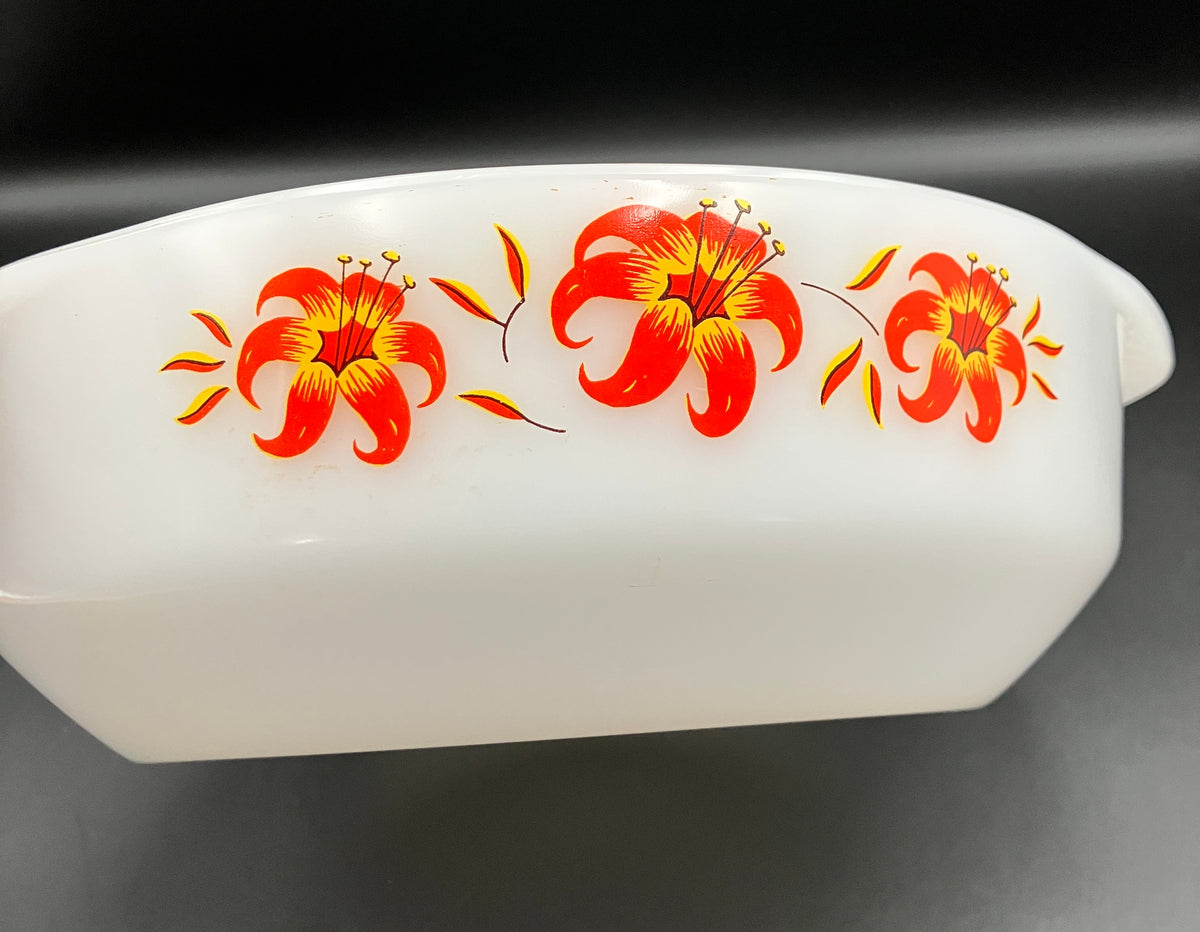 Vintage Pyrex Tiger Lily Round Casserole & CR300 Lid 1972 Crown Pyrex