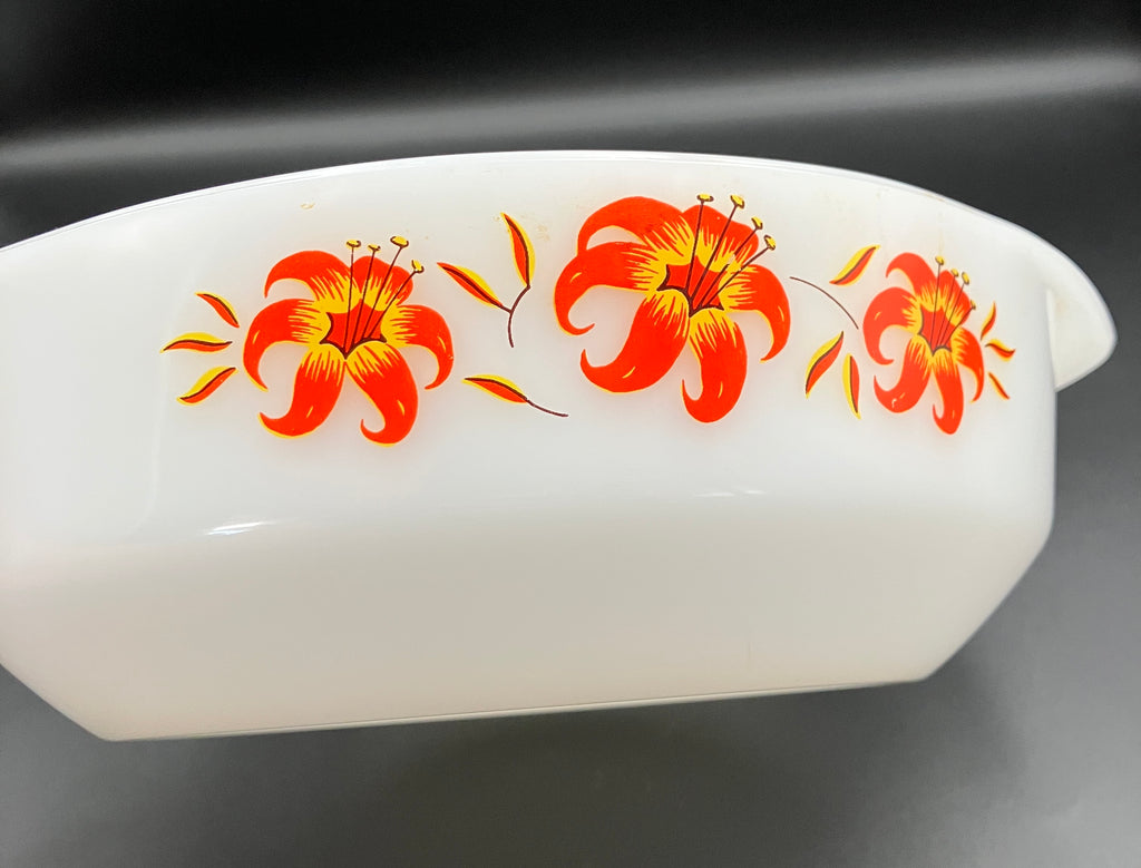 Vintage Pyrex Tiger Lily Round Casserole & CR300 Lid 1972 Crown Pyrex