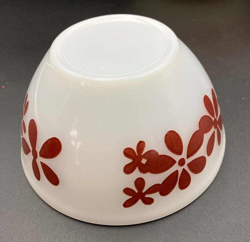 Vintage Pyrex DAISY CHAIN Set of 3 Nesting Mixing Bowls 8” 7” 5”
