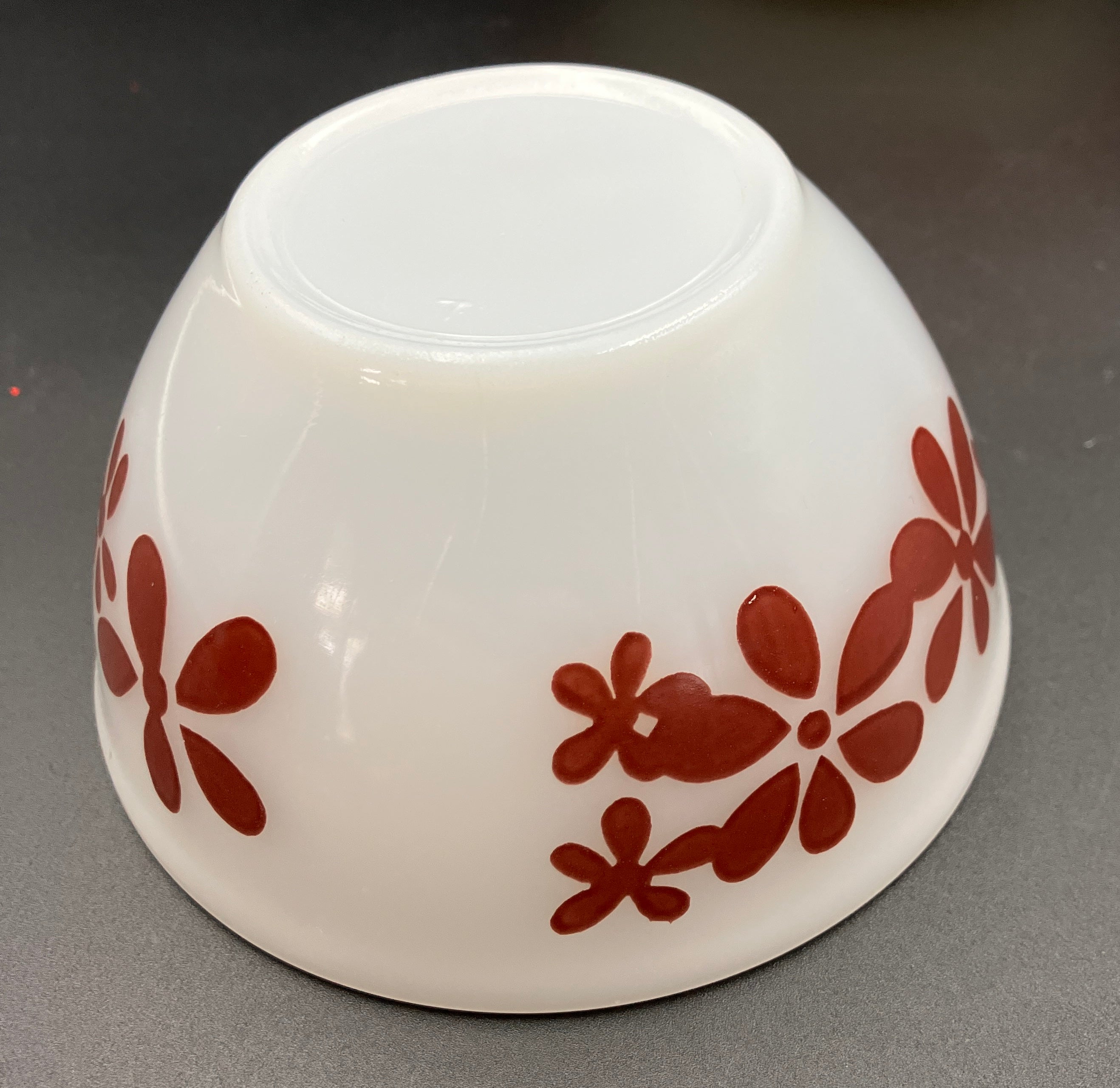 Vintage Pyrex DAISY CHAIN Set of 3 Nesting Mixing Bowls 8” 7” 5”