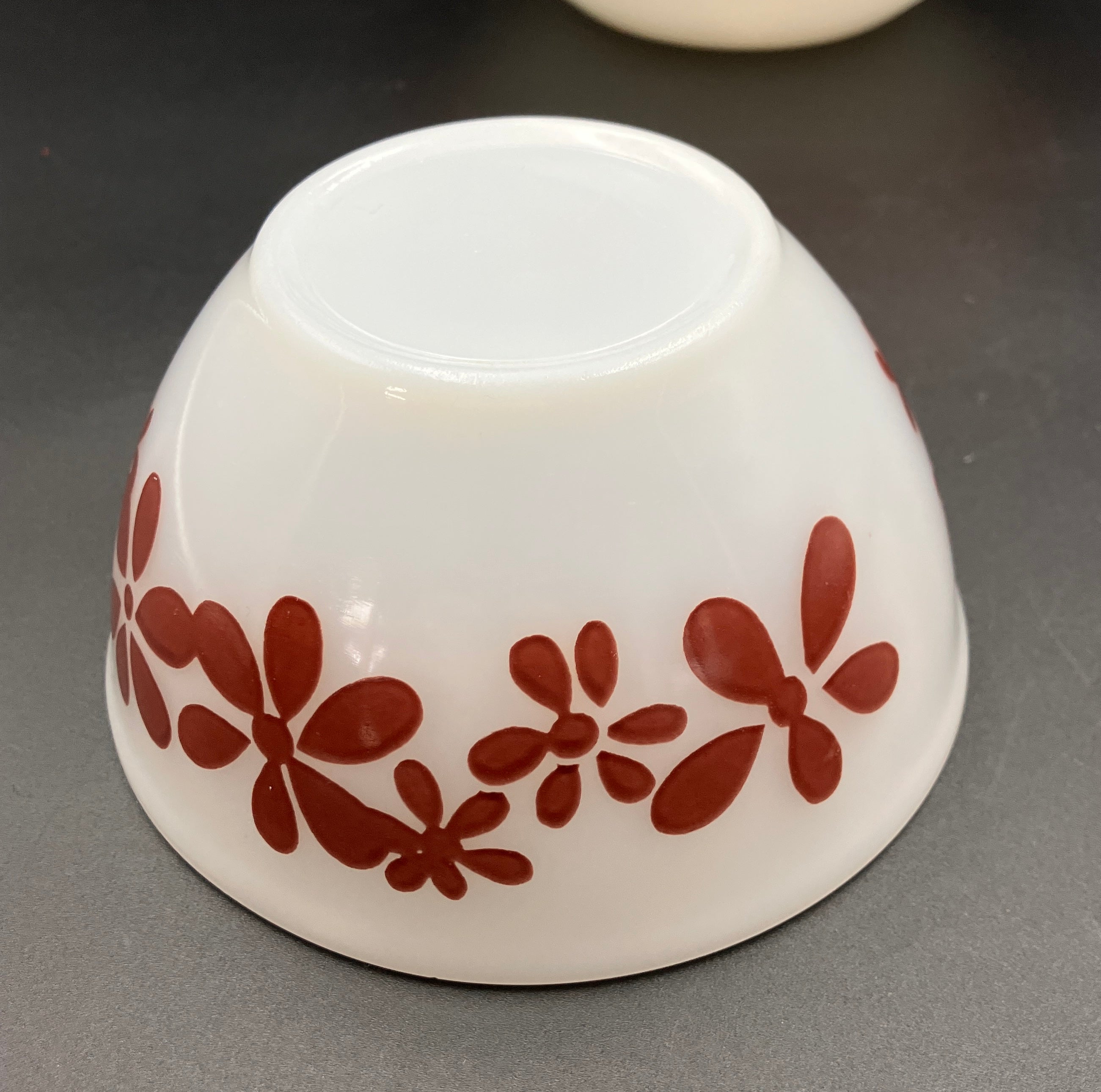 Vintage Pyrex DAISY CHAIN Set of 3 Nesting Mixing Bowls 8” 7” 5”
