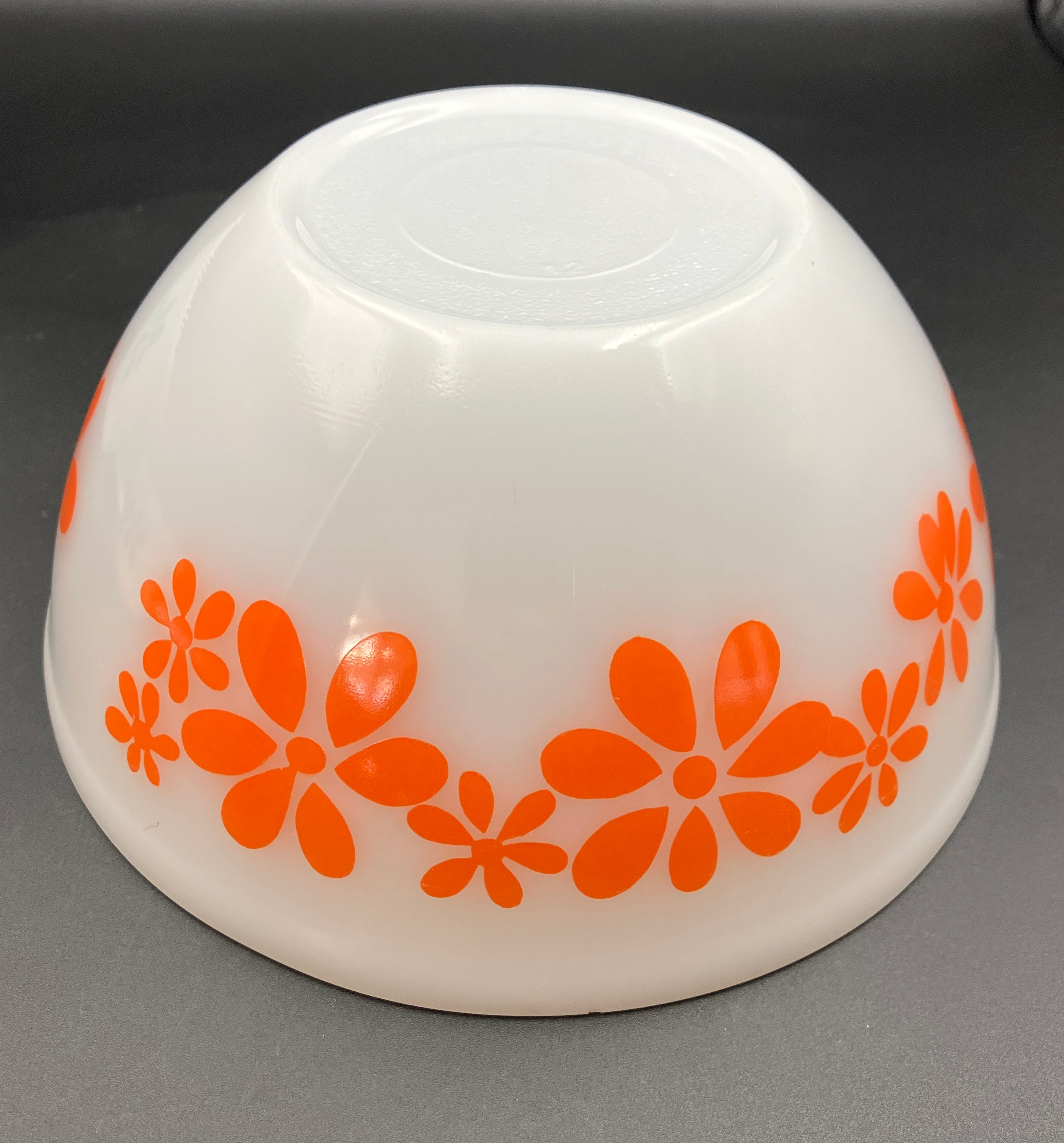 Vintage Pyrex DAISY CHAIN Set of 3 Nesting Mixing Bowls 8” 7” 5”