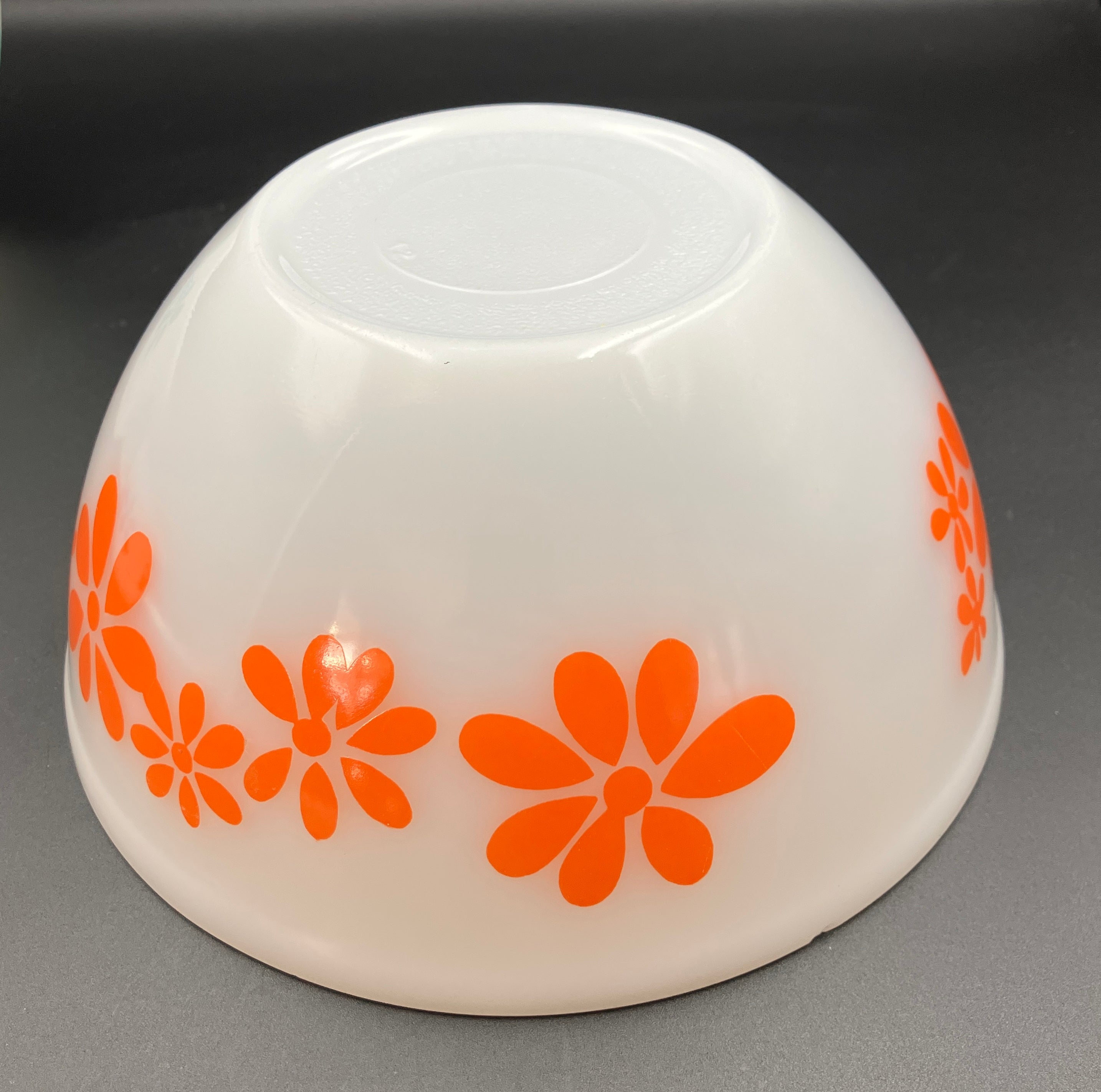 Vintage Pyrex DAISY CHAIN Set of 3 Nesting Mixing Bowls 8” 7” 5”