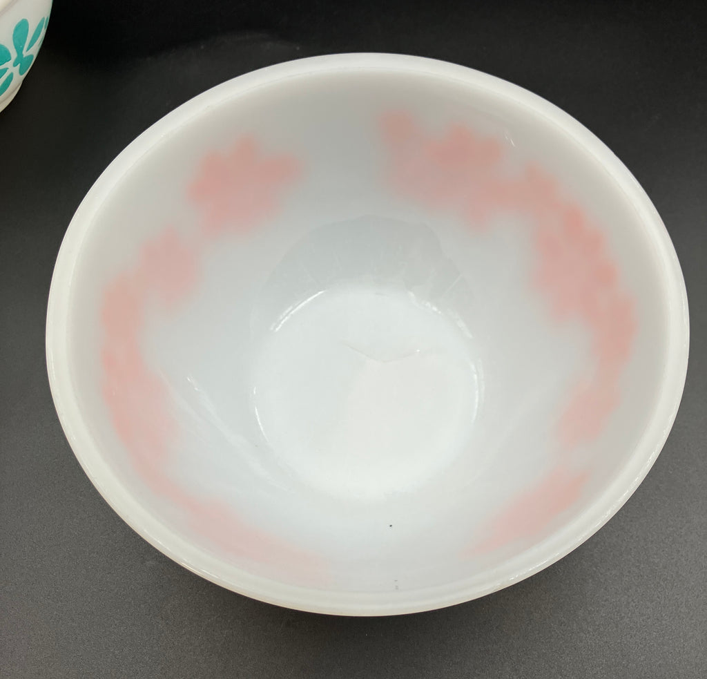 Vintage Pyrex DAISY CHAIN Set of 3 Nesting Mixing Bowls 8” 7” 5”