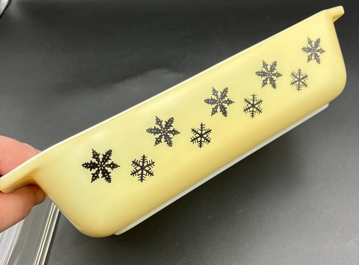 Vintage Pyrex Snowflake Yellow Gaiety Rectangular Roasting Dish 1958
