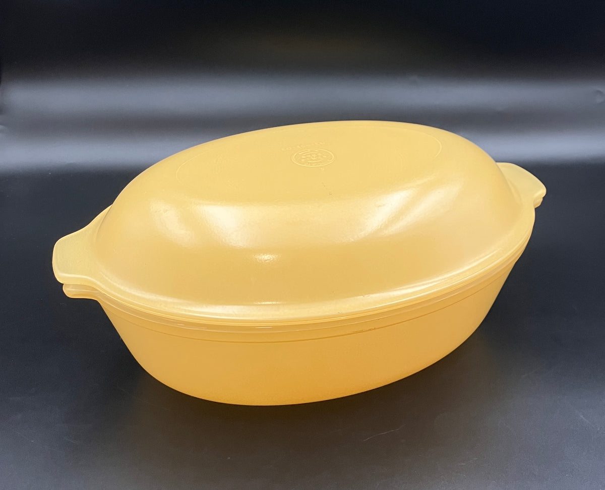 Pyrex Spray Ware Casserole Dish Yellow With Lid CO 300 Colour Ware VGC