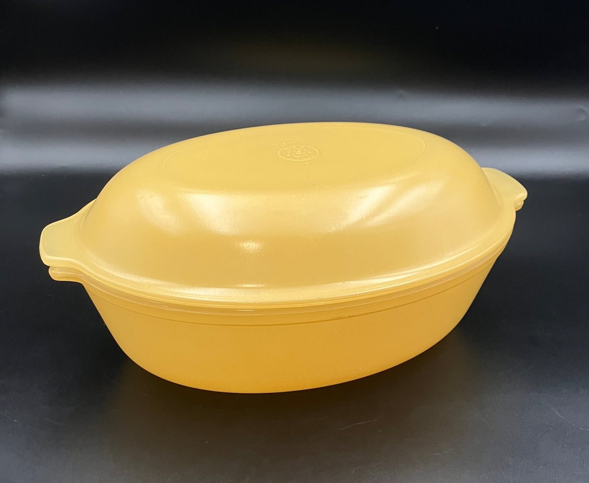 Pyrex Spray Ware Casserole Dish Yellow With Lid CO 300 Colour Ware VGC
