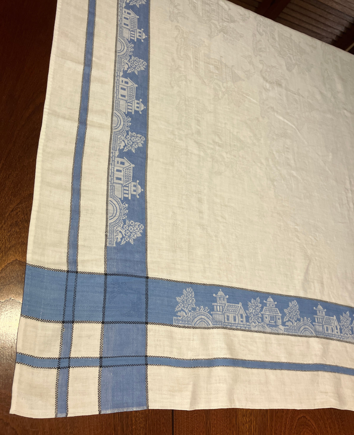 Vintage Willow Pattern Damask Tablecloth Blue Border 127cm X 129cm