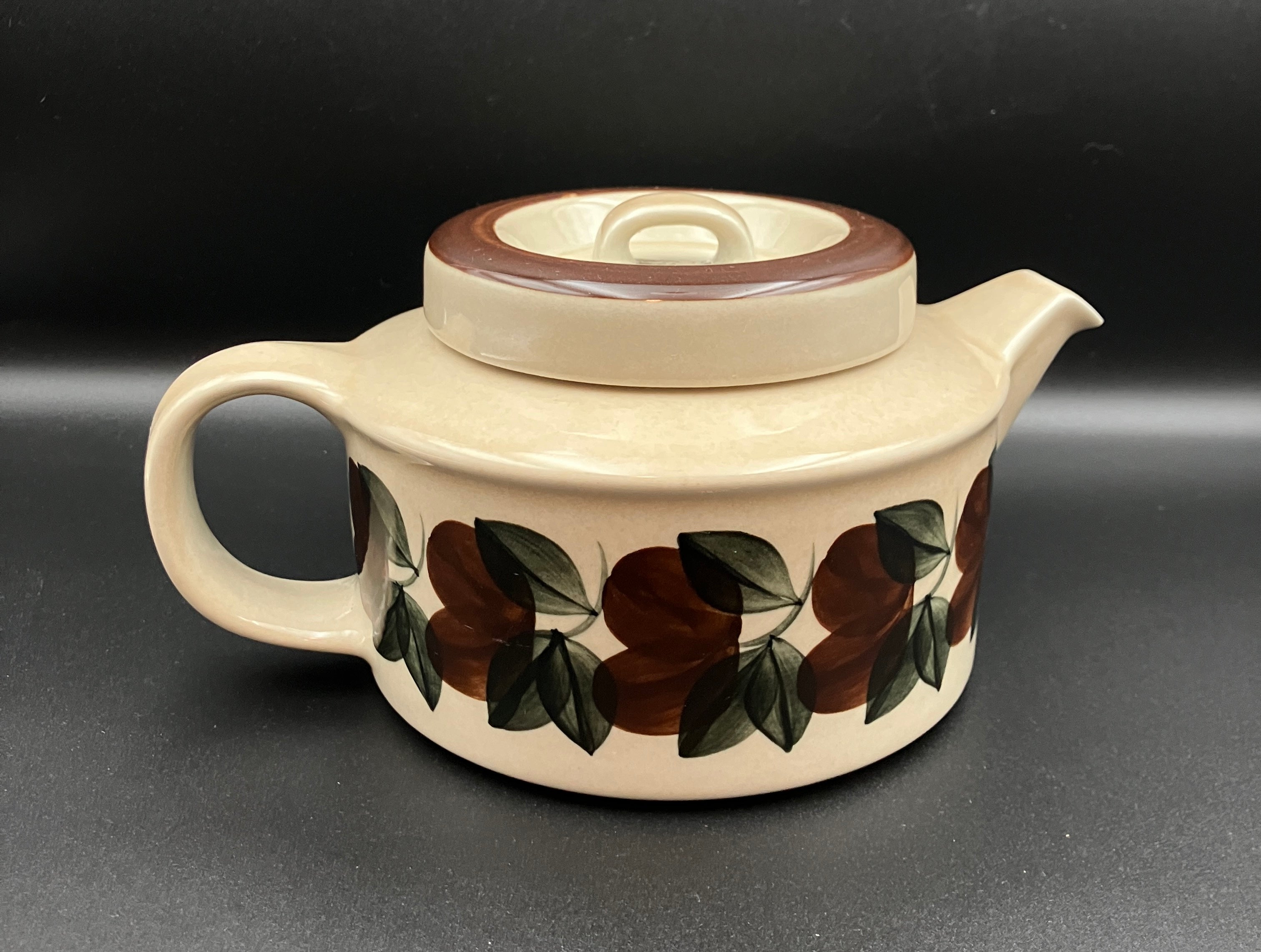 Arabia Finland Ruija Teapot With Strainer by Raija Uosikkinen Mid Century Modern