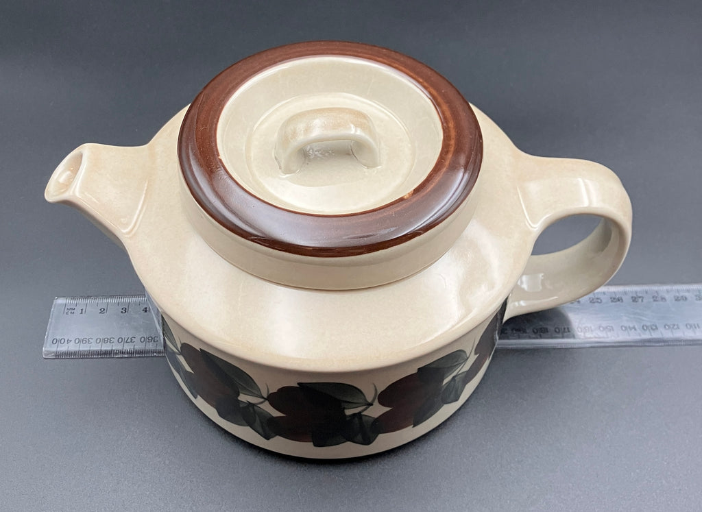 Arabia Finland Ruija Teapot With Strainer by Raija Uosikkinen Mid Century Modern