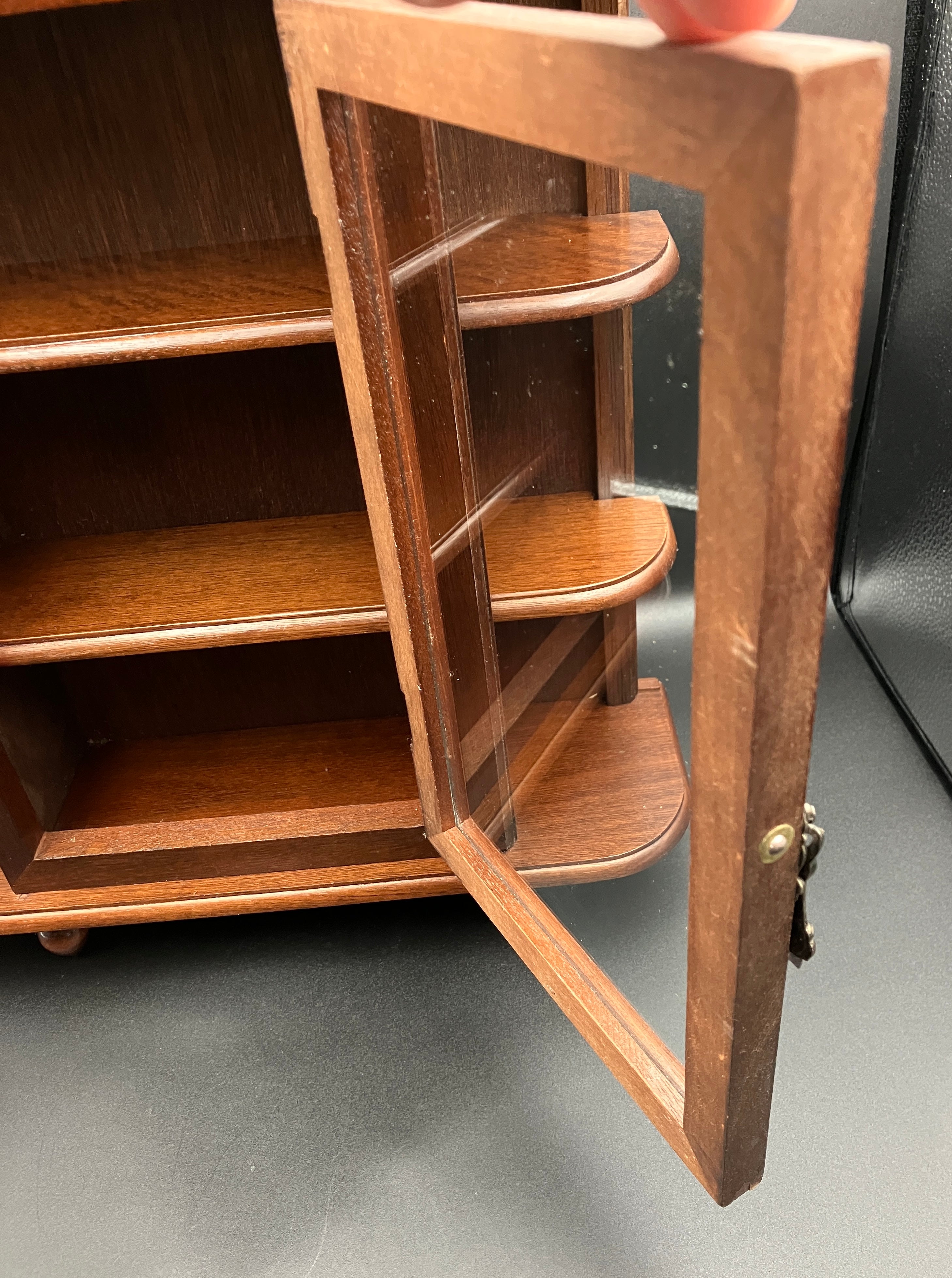 Vintage Wooden Curio Cabinet W/ Glass Door Shelf 43cm H, 36cm L, 12cm W