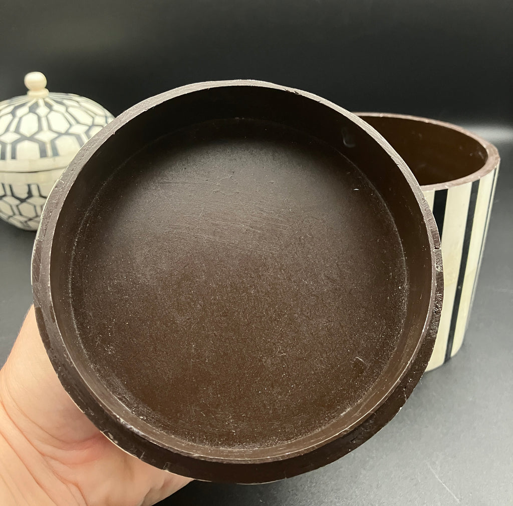 Black and White Bone Inlay Round Boxes Set Of 3 Contemporary Trinket Boxes