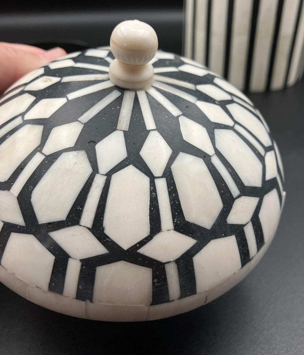 Black and White Bone Inlay Round Boxes Set Of 3 Contemporary Trinket Boxes