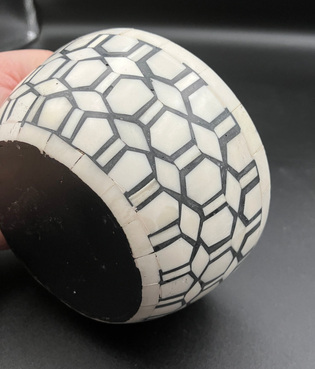 Black and White Bone Inlay Round Boxes Set Of 3 Contemporary Trinket Boxes