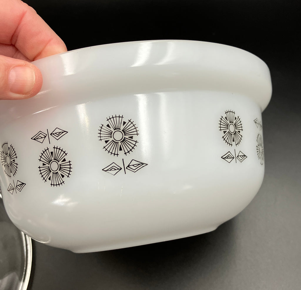 Vintage Pyrex Minstrel Half Tubby Deep Bowl With Lid Crown 1974