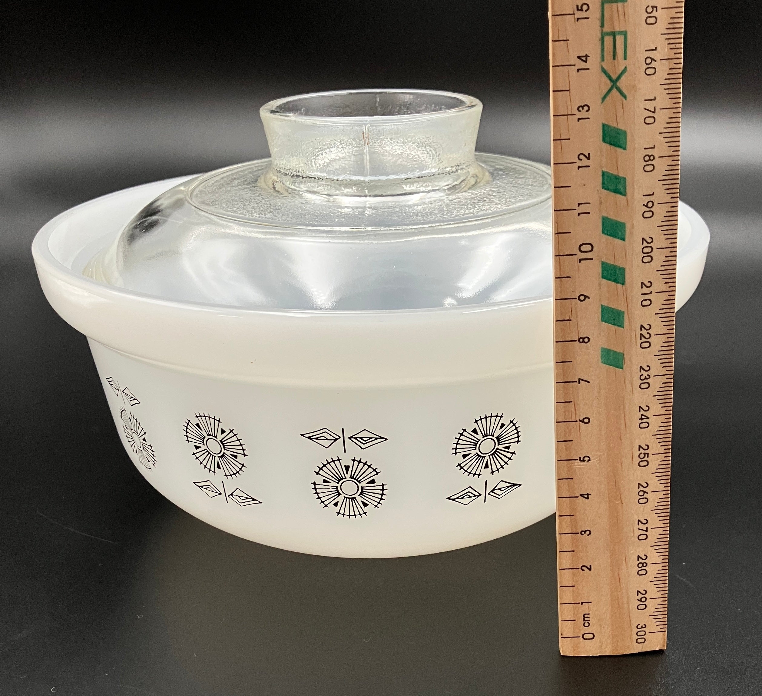 Vintage Pyrex Minstrel Half Tubby Deep Bowl With Lid Crown 1974