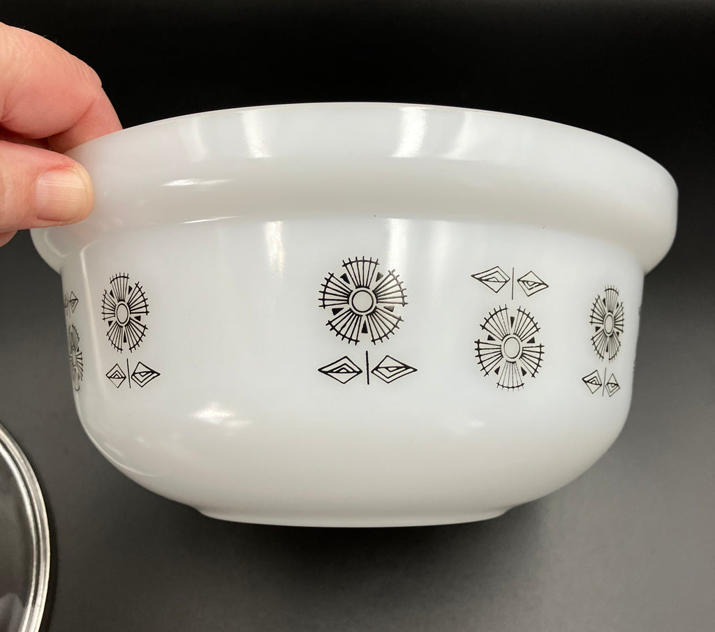 Vintage Pyrex Minstrel Half Tubby Deep Bowl With Lid Crown 1974