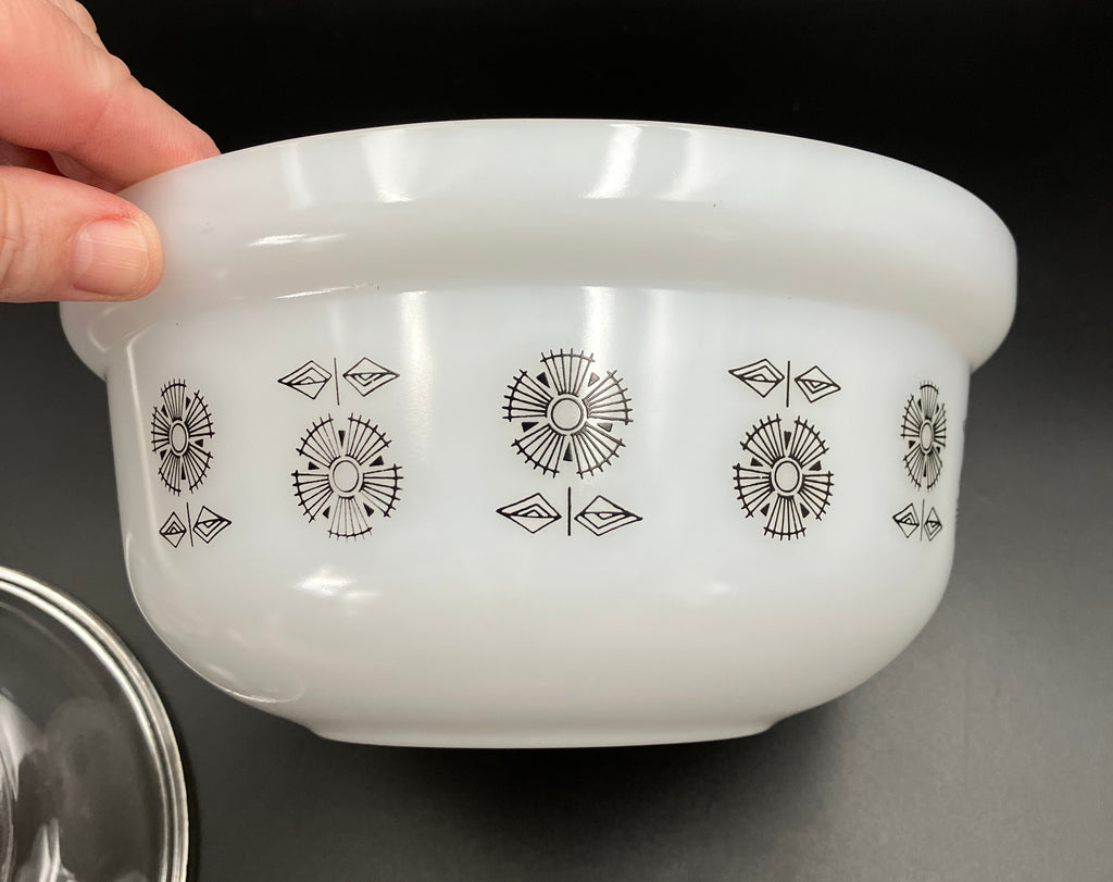 Vintage Pyrex Minstrel Half Tubby Deep Bowl With Lid Crown 1974