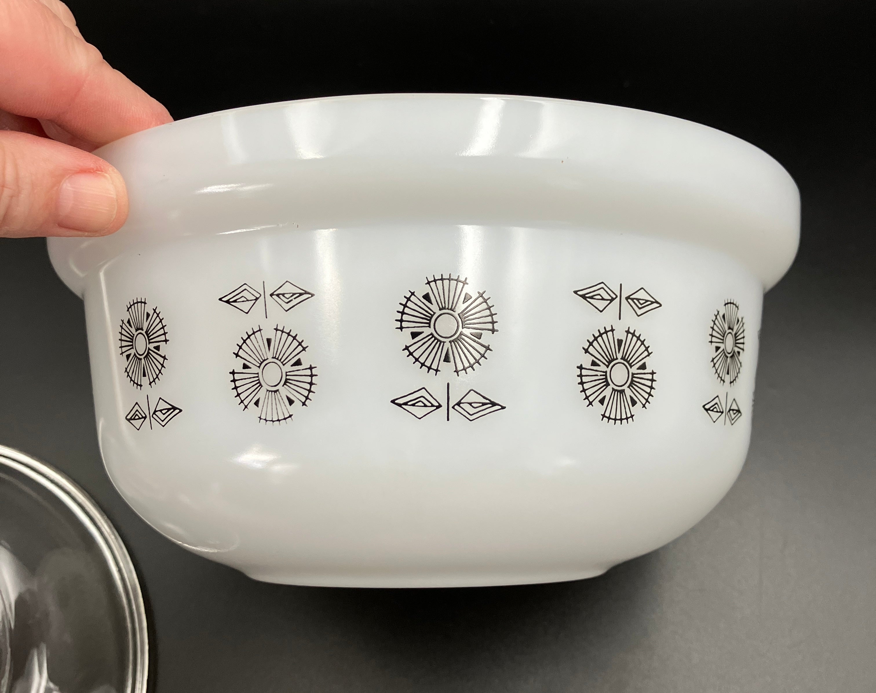 Vintage Pyrex Minstrel Half Tubby Deep Bowl With Lid Crown 1974