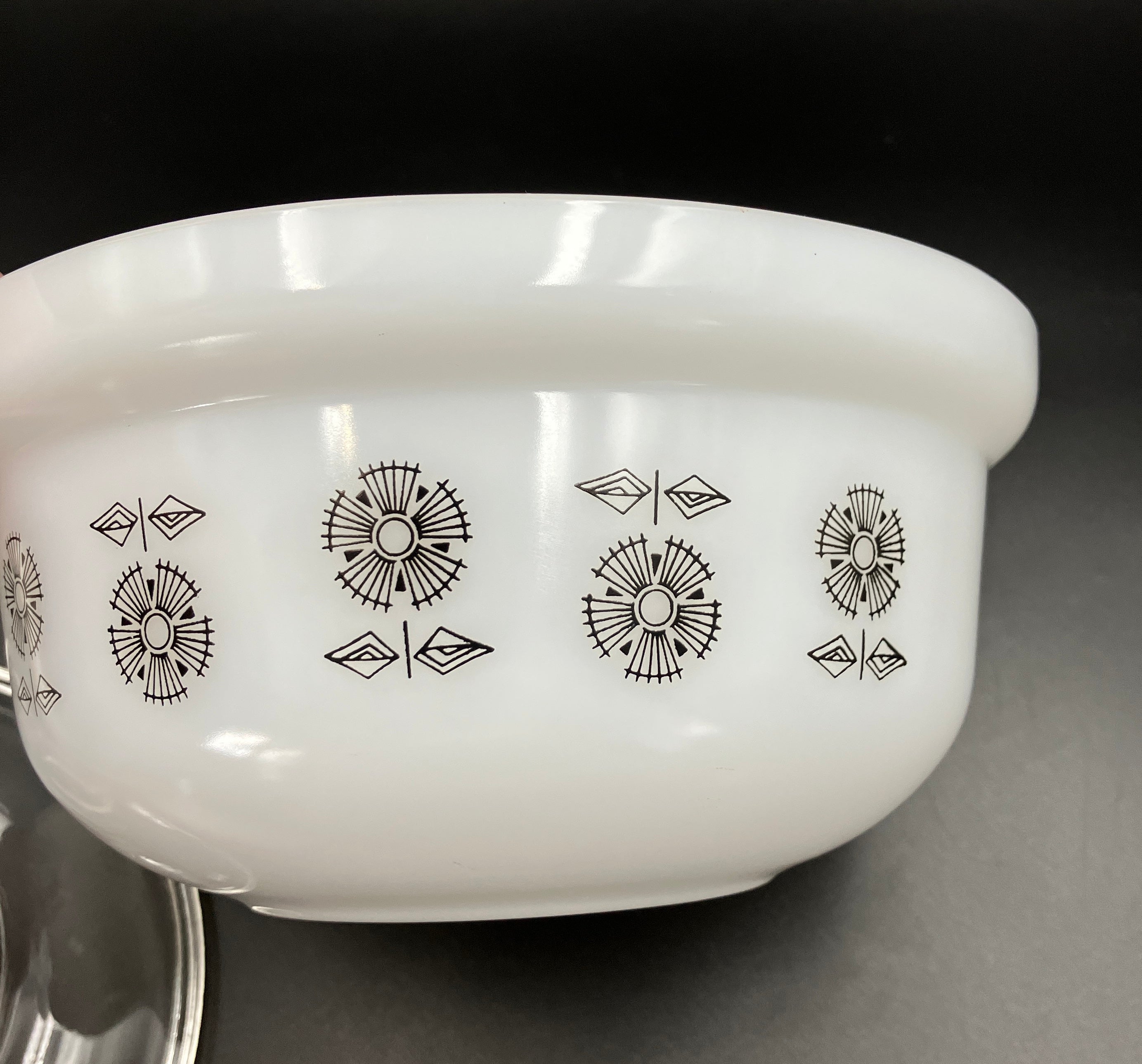 Vintage Pyrex Minstrel Half Tubby Deep Bowl With Lid Crown 1974