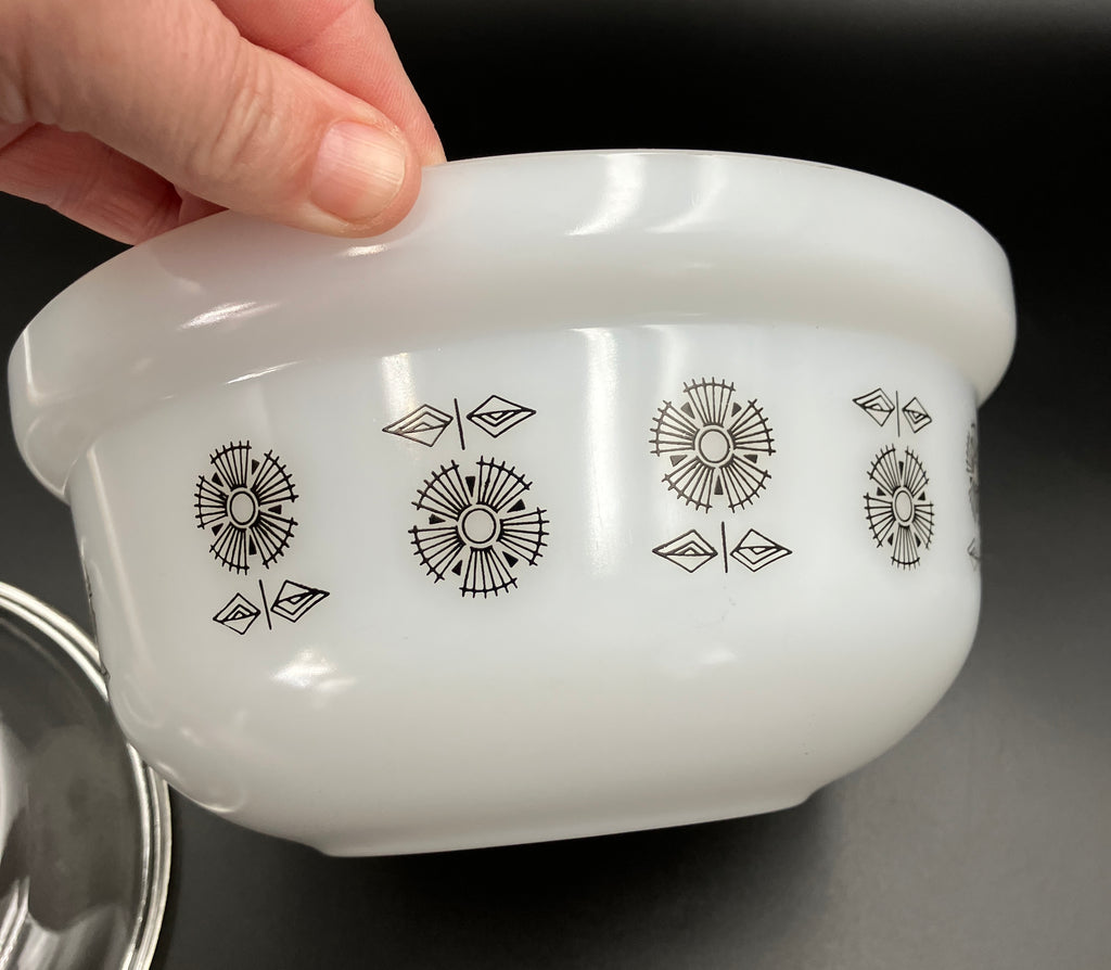 Vintage Pyrex Minstrel Half Tubby Deep Bowl With Lid Crown 1974